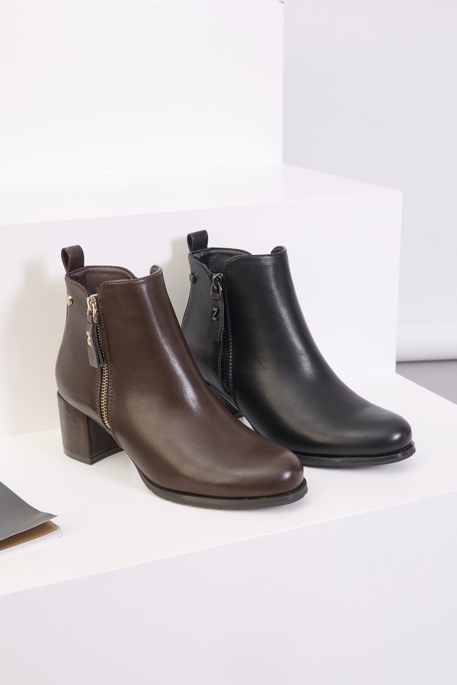 Mayorista Super Mode | Belle Women - Botines de tacón cuadrado con cremallera de lengüeta y logo Z