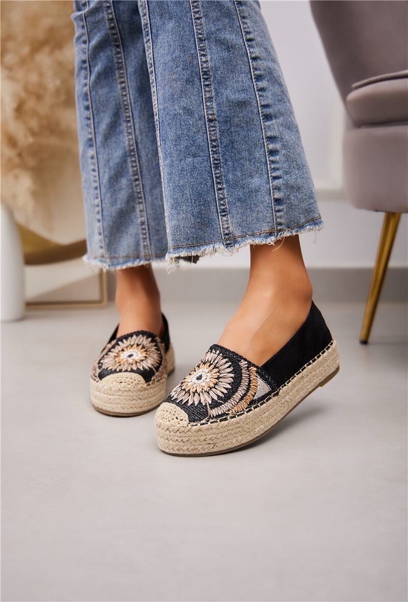 Grossiste Super Mode | Belle Women - Espadrilles compensées tressées avec motif florale