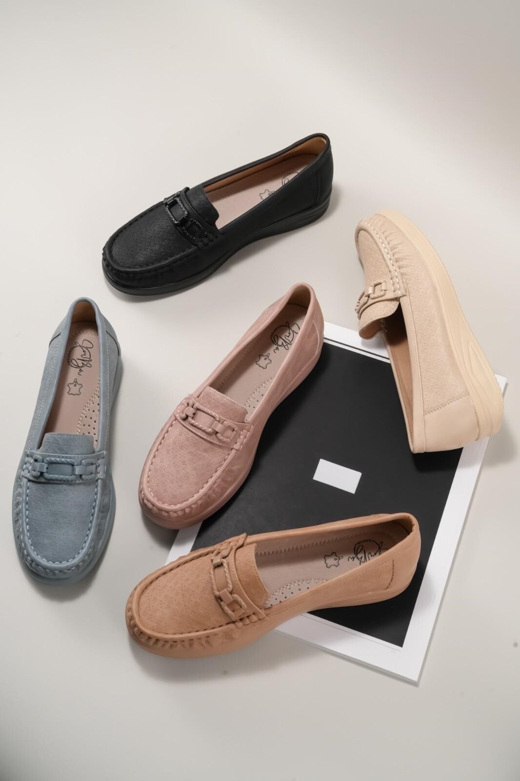 Wholesaler Super Mode | Belle Women - Comfort loafers with braided pattern, buckle, and leather sole
