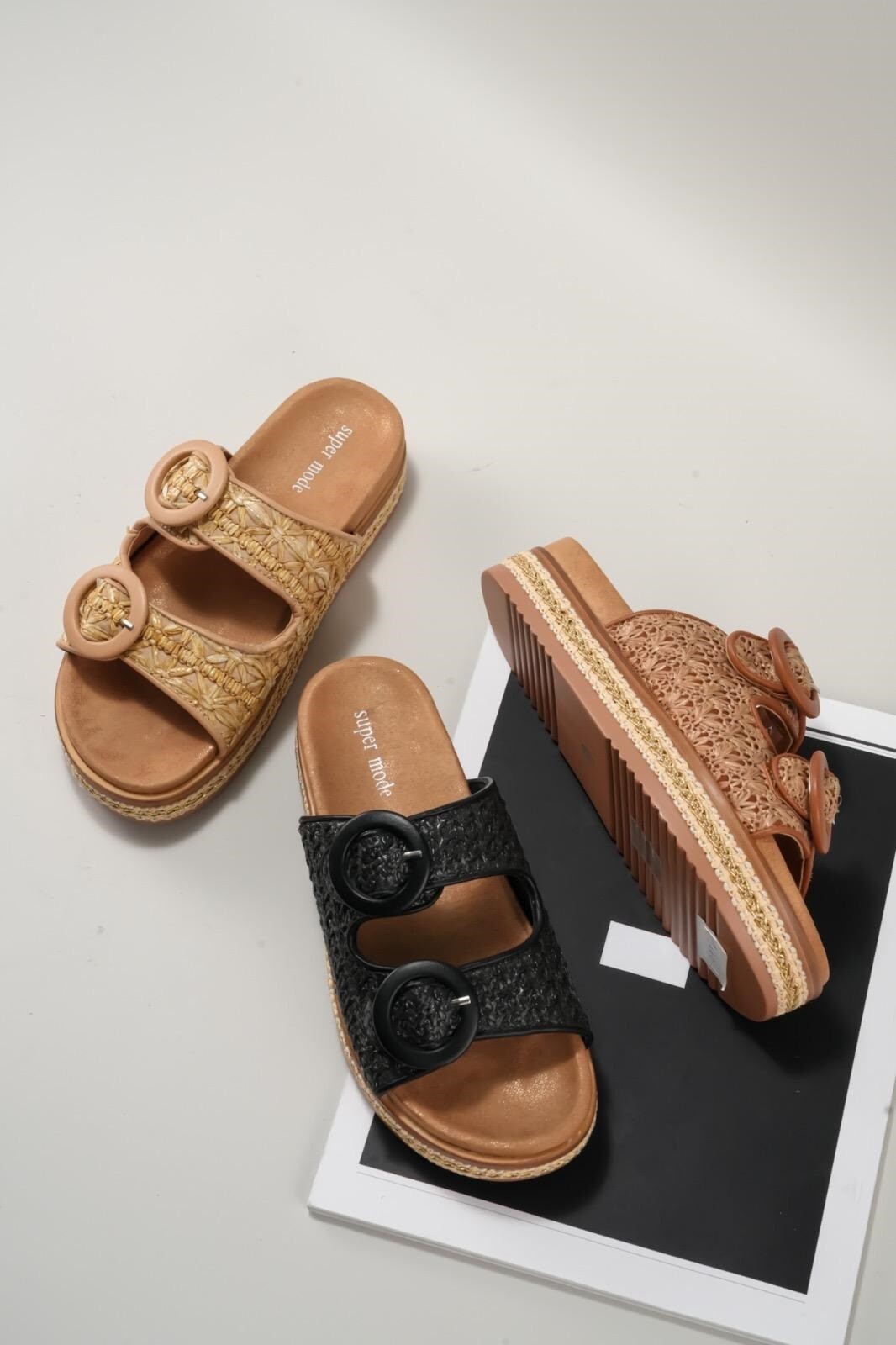 Großhändler Super Mode | Belle Women - Kompensierte Flip -Flops mit geflochtenem Flansch und Schleife