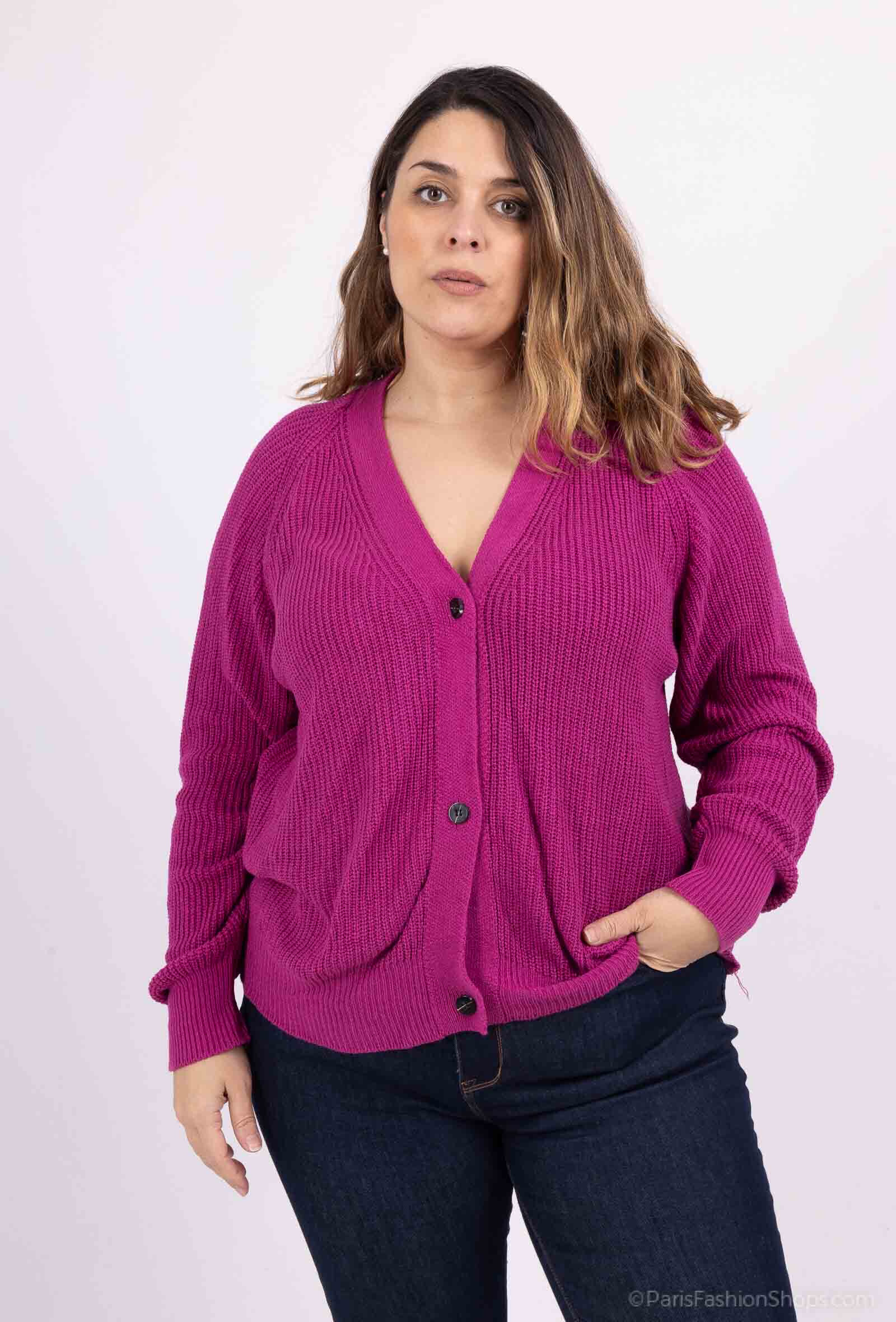 Wholesaler Superbelle - LARGE SIZE LIGHTWEIGHT OVERSIZED SWEATER VEST WITH THREE BUTTONS