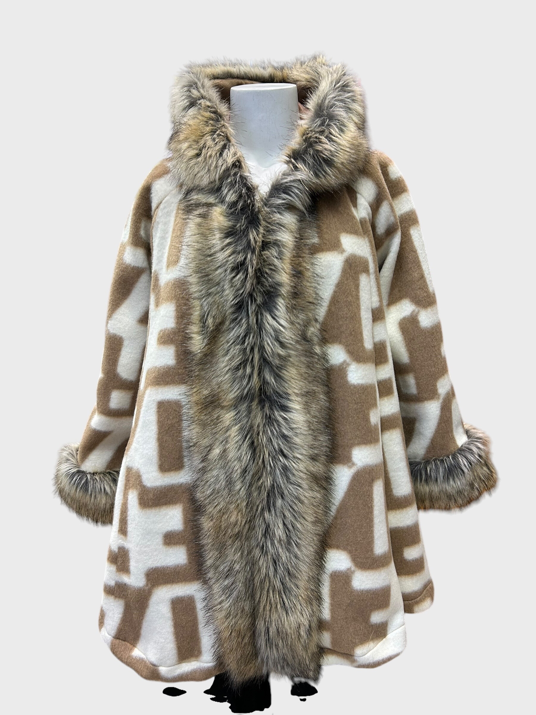 Grossiste Superbelle - MANTEAU FOURRUR IMPRIME EN LETTRE ET DOUBLURE AVEC DEUX POCHES INVISIBLE,