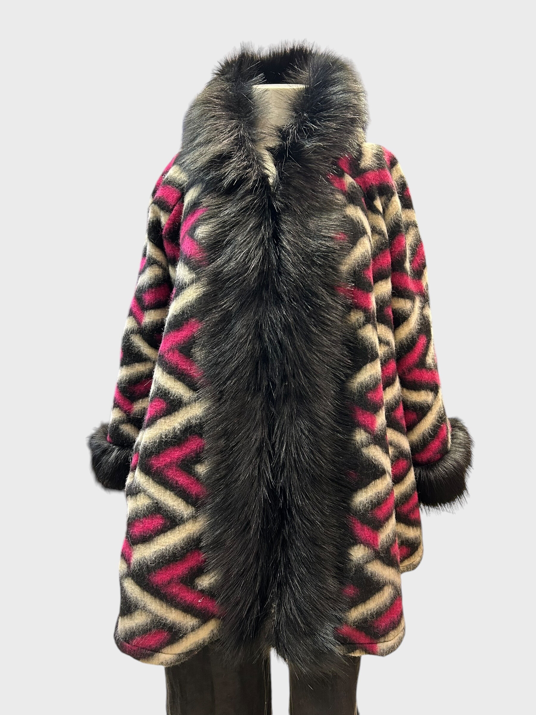 Grossiste Superbelle - MANTEAU RAYURE CAPUCHE AVEC DOUBLURE ET DEUX POCHES INVISIBLE OVERSIZ