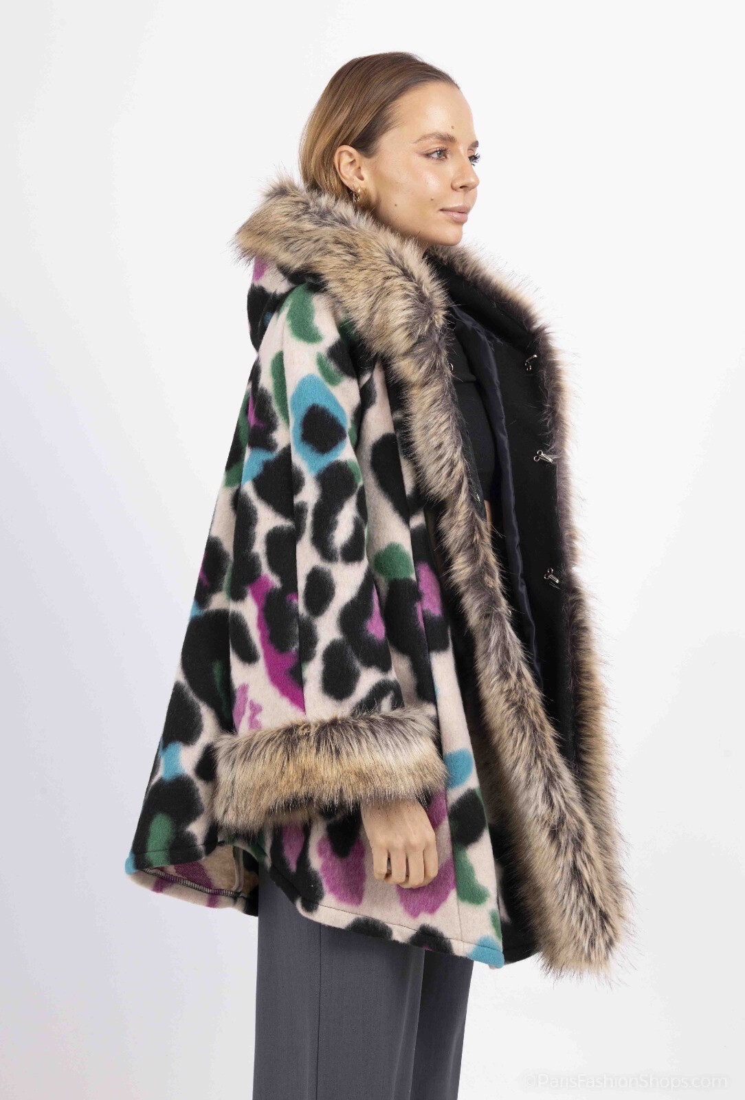 Wholesaler Superbelle - Wild elegance fur coat
