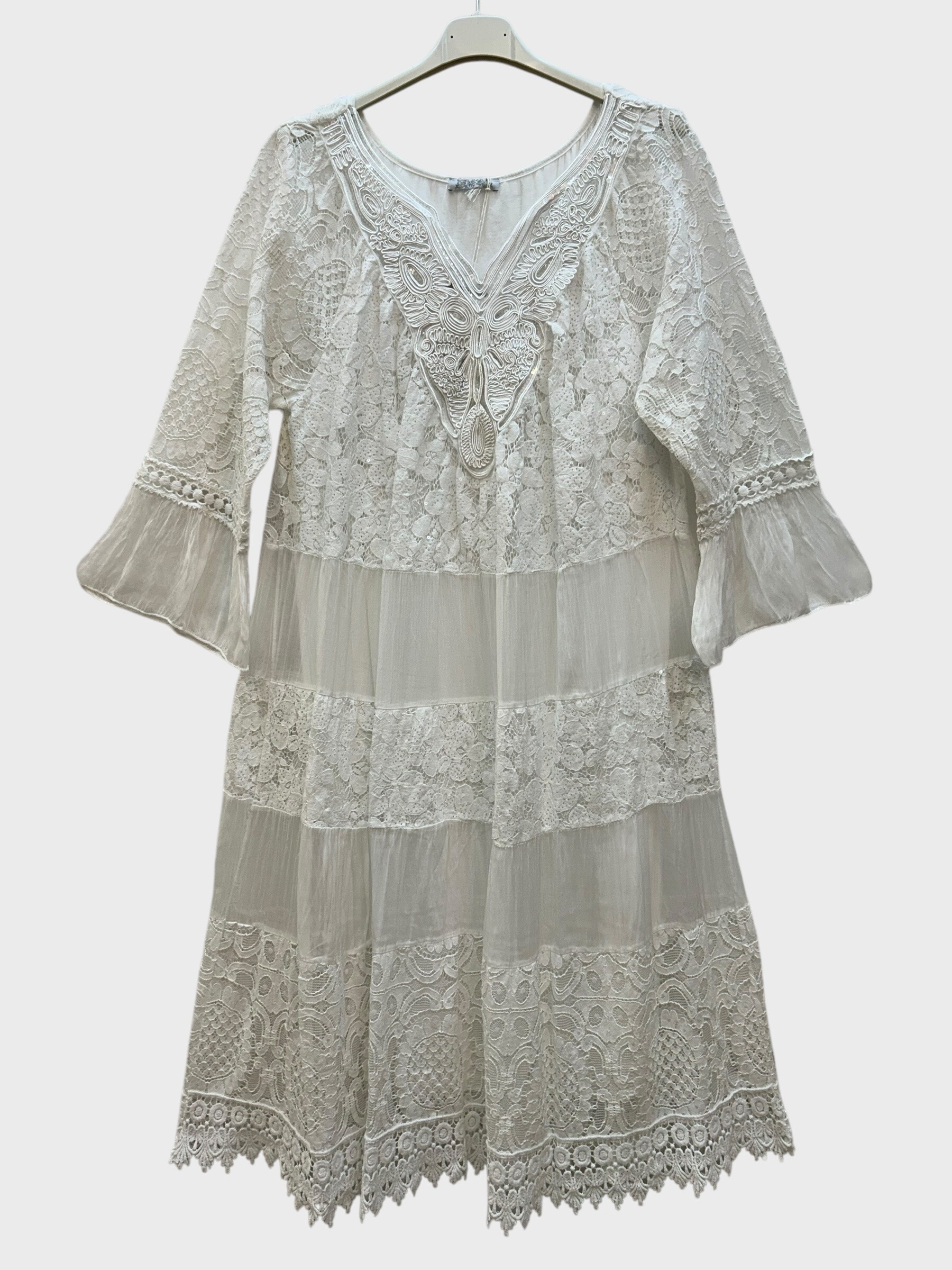Wholesaler Superbelle - Lace dress with royal degin