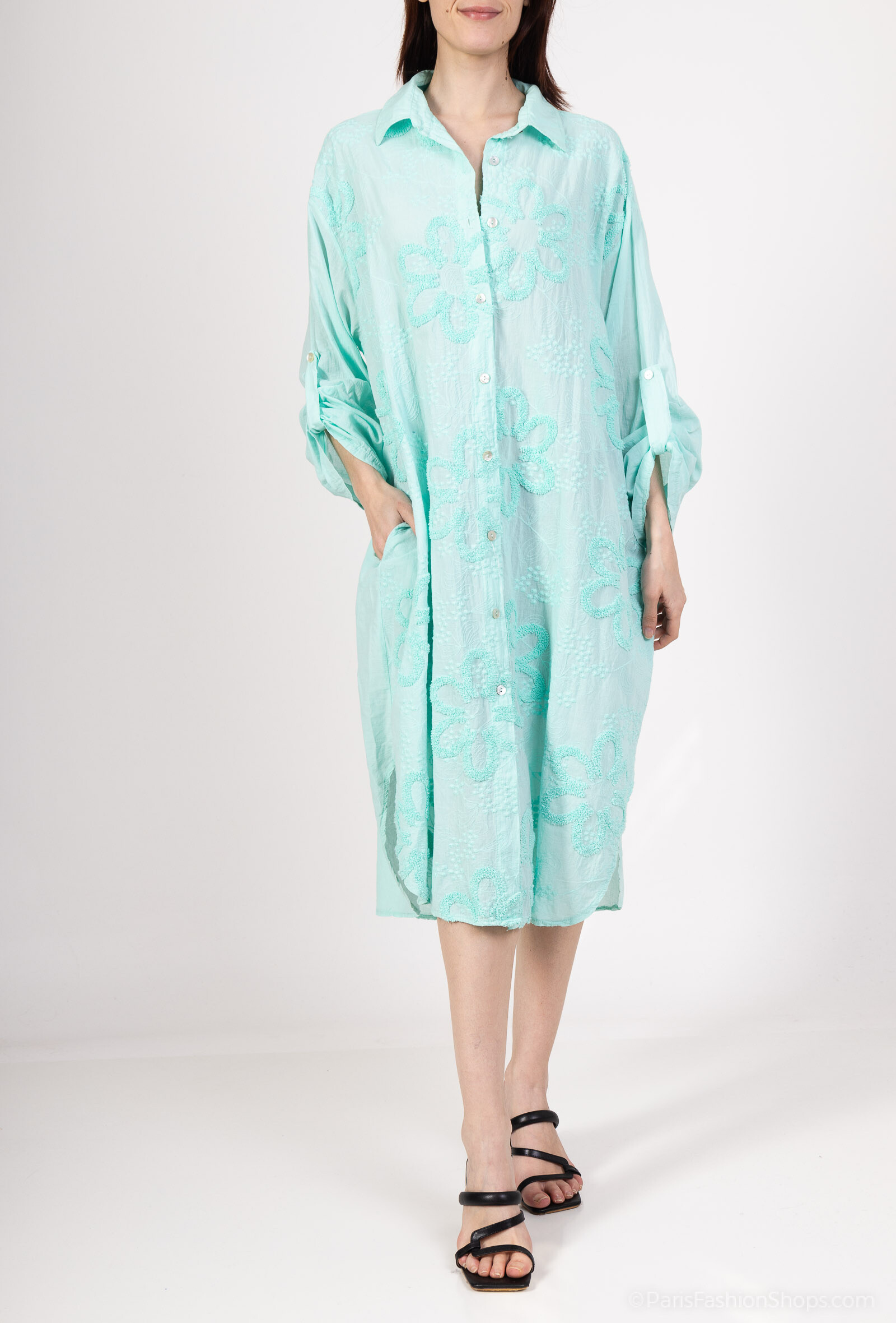Wholesaler Superbelle - LONG SLEEVED OVERSIZED EMBROIDERY SHIRT DRESS WITH TWO INVISIBLE POCKETS