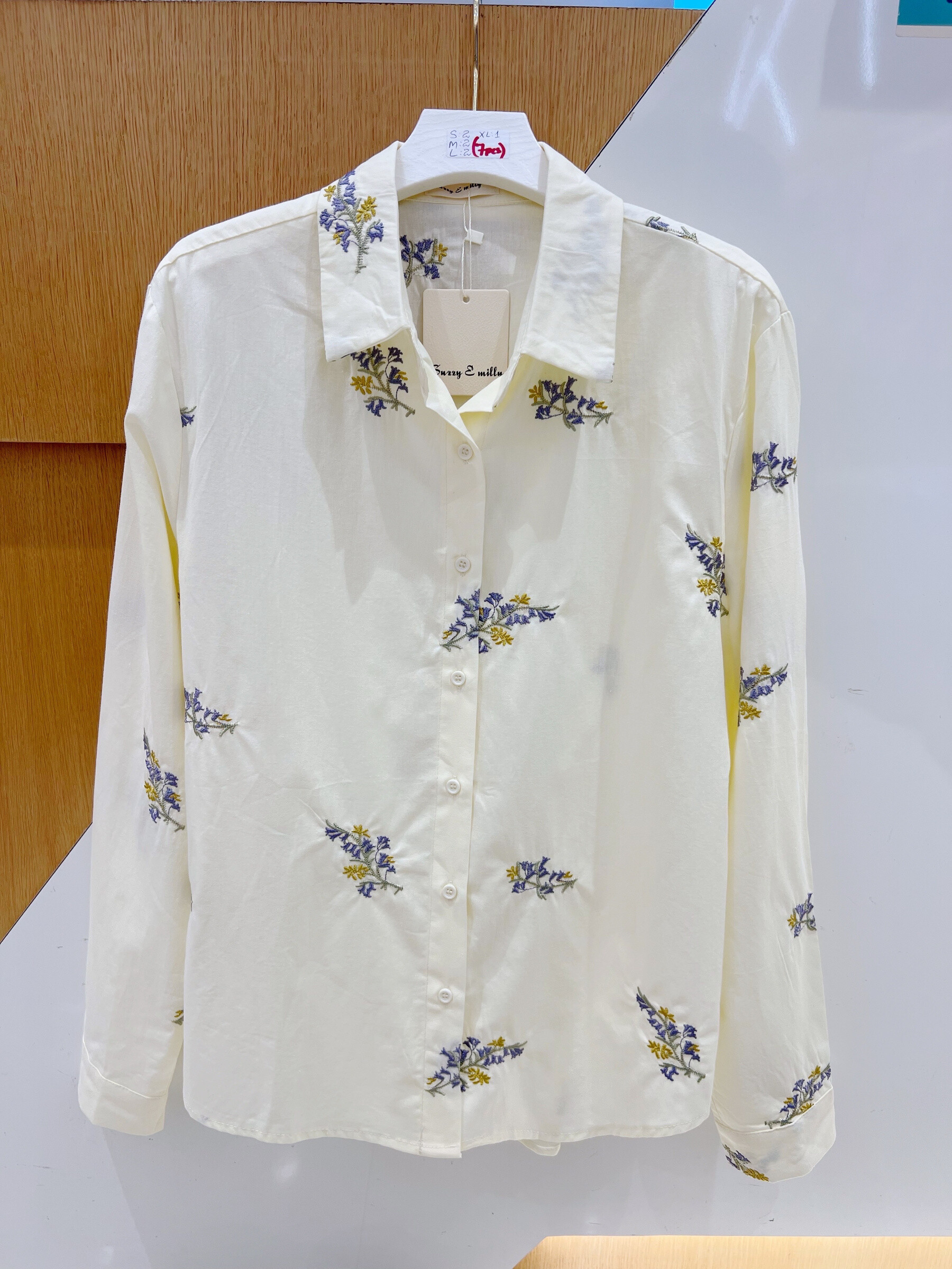 Wholesaler Suzzy & Milly - cotton shirt with embroidery sleeve