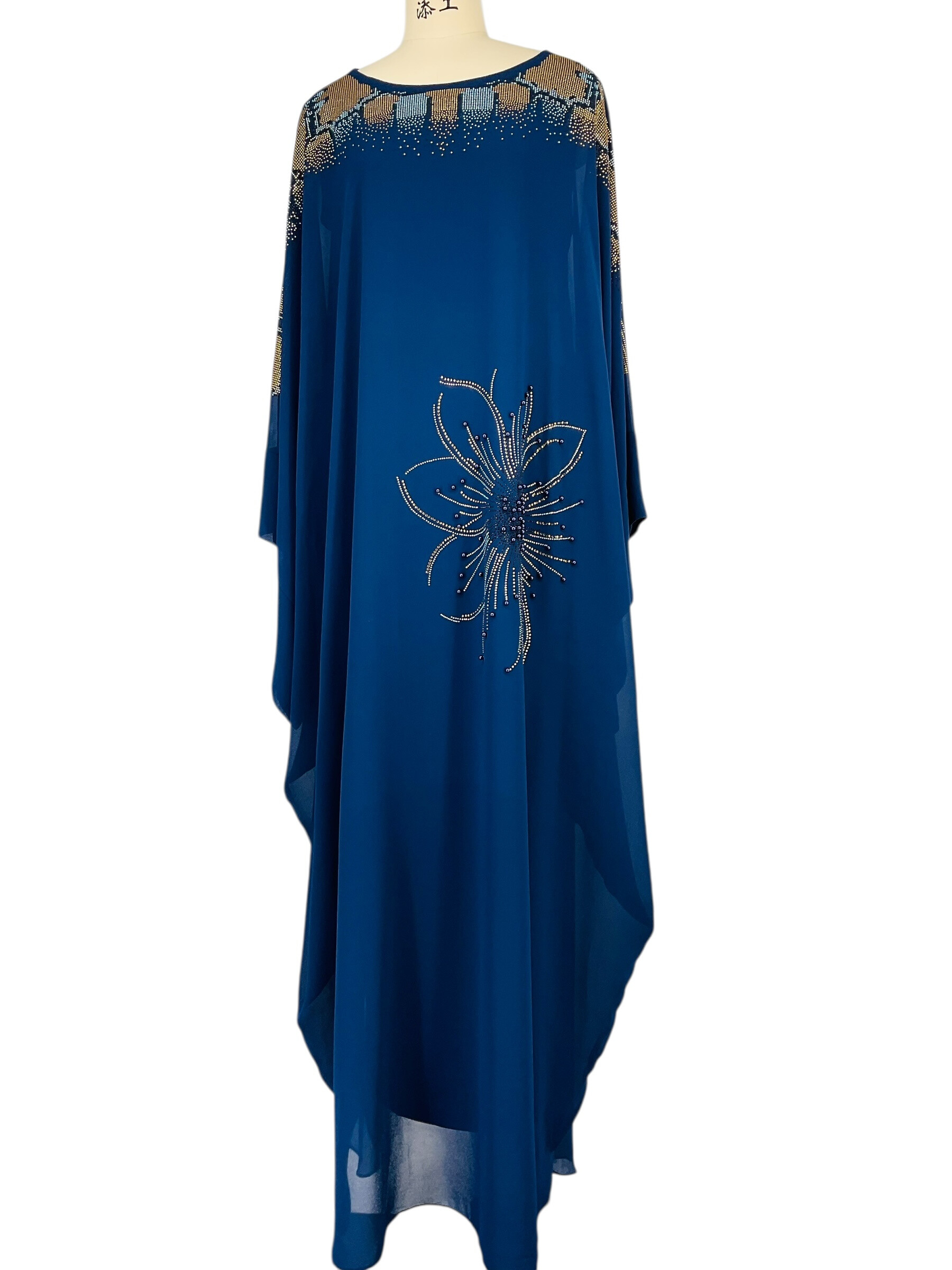 Grossista Sweet Miss - Farfalla Abaya in muschio unicolore con patterus floreale e fodera