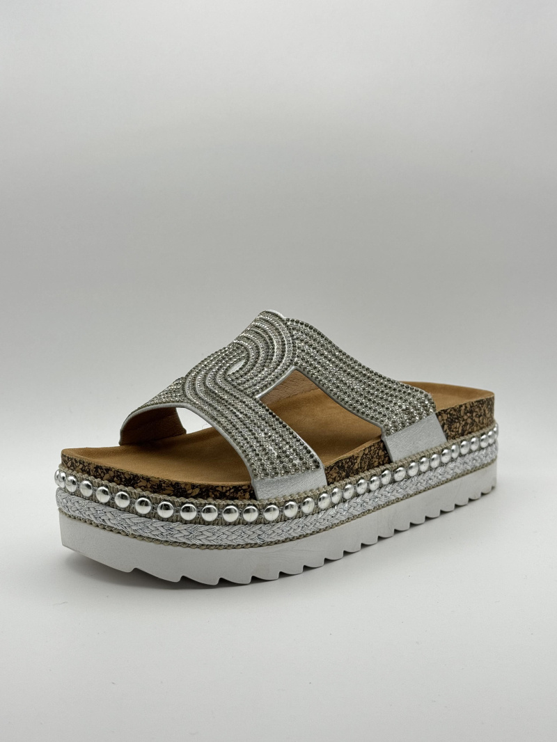 Wholesaler WILADY - Chunky sole sandals with sequin jewelry patterns