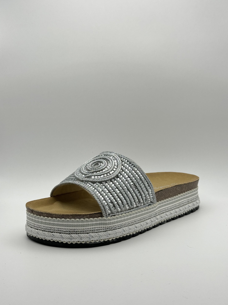 Wholesaler WILADY - Fancy sandals with a strap, jewel motifs and shiny braids