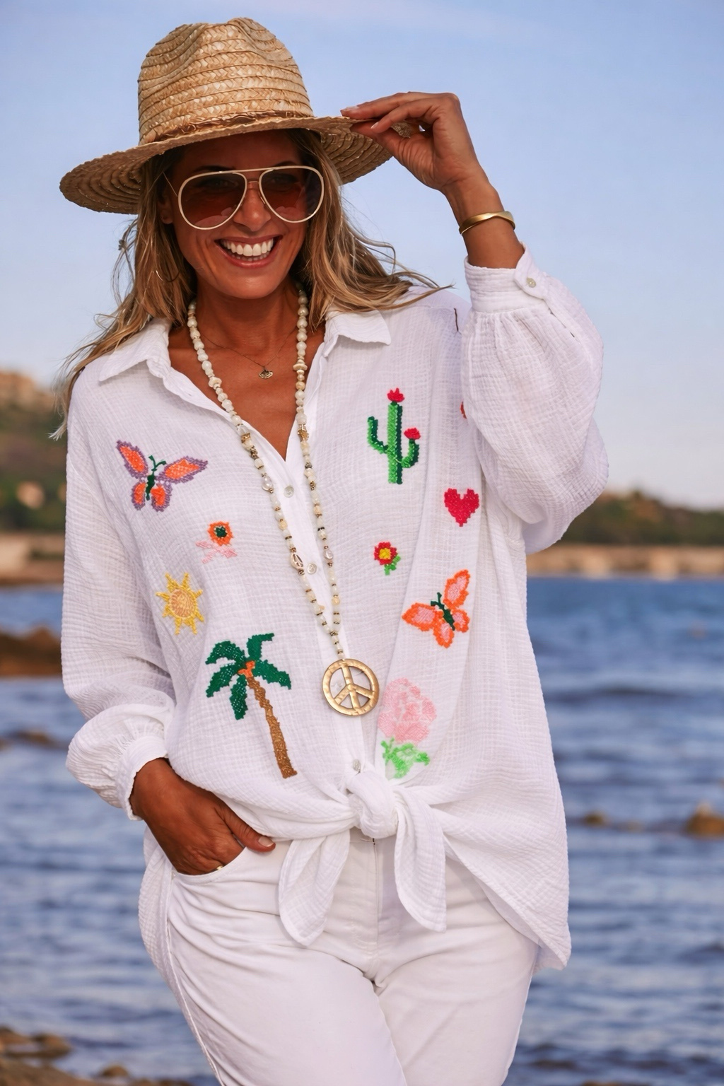 Grossiste Sweetissima - Chemise en coton colorée avec broderies, grandes tailles