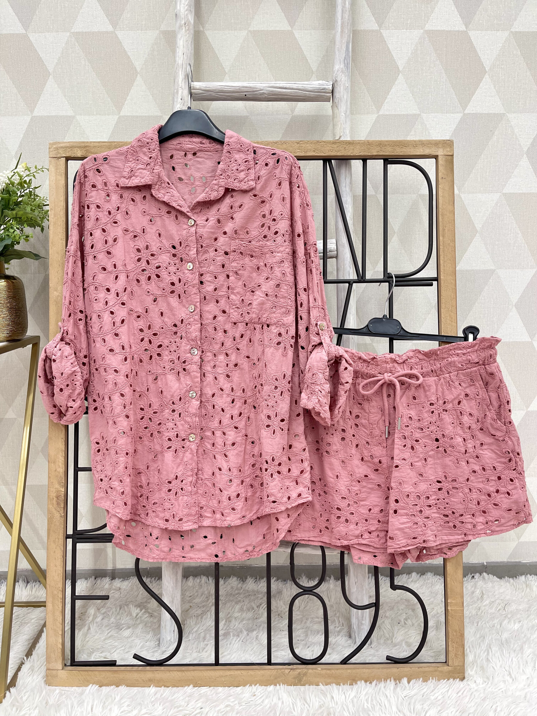 Grossiste Sweetissima - COMPLETO CON RICAMO CON CAMICIA E PANTALONCINI