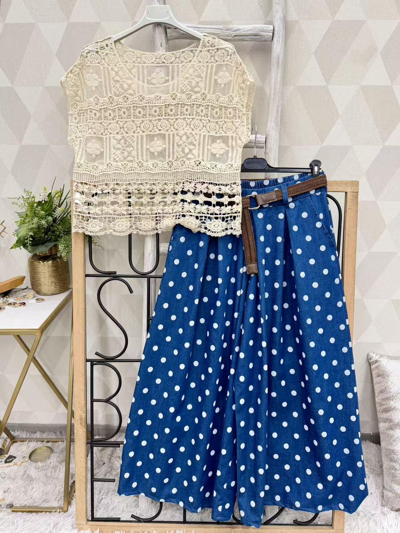 Wholesaler Sweetissima - Set consisting of an embroidered lace top and polka dot pants