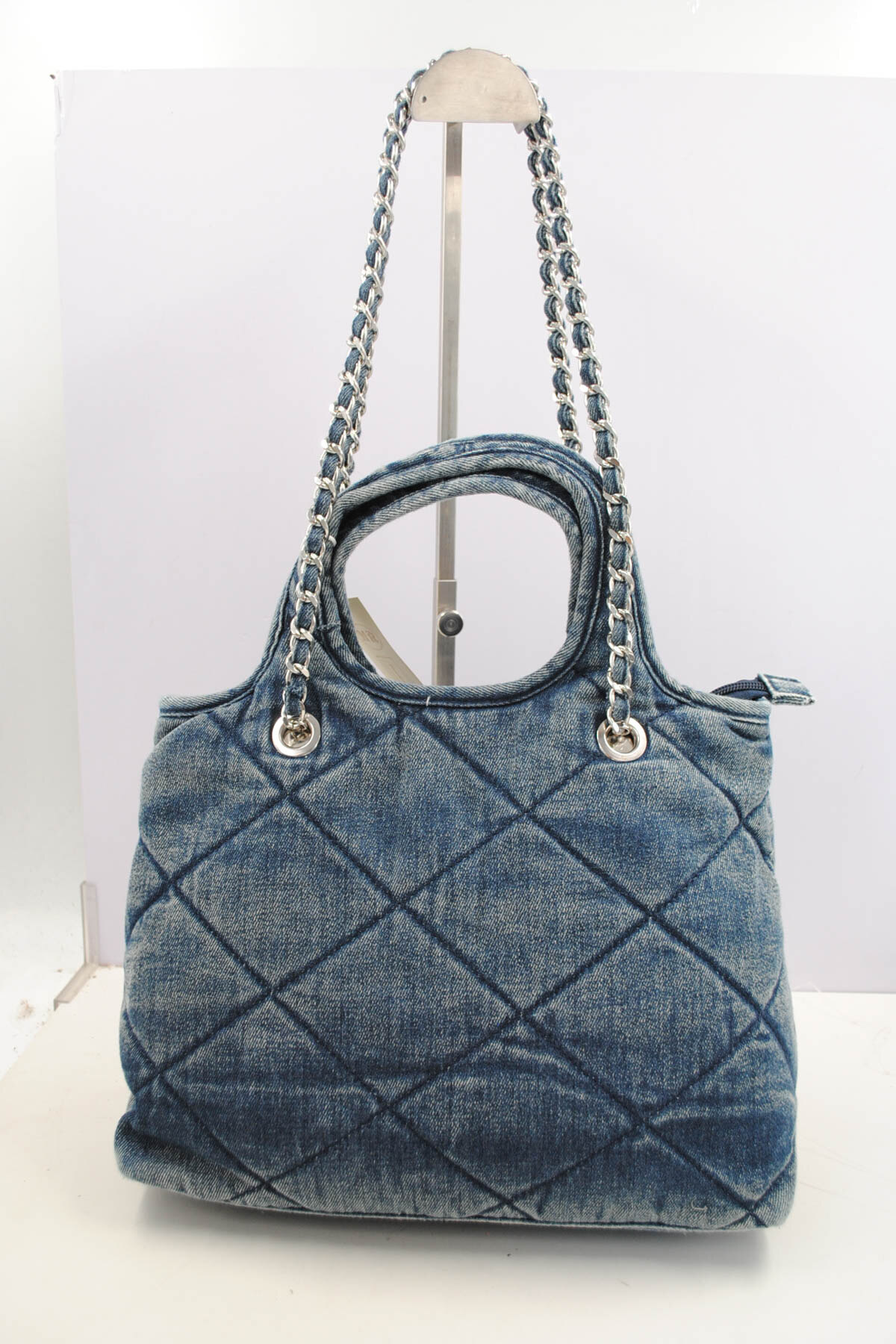 Grossiste SyStyle - Sac à main matelassé en jean à losanges vintage, sac à bandoulière chaîne argentée, grand volume délavé multi-teintes pour le quotidien