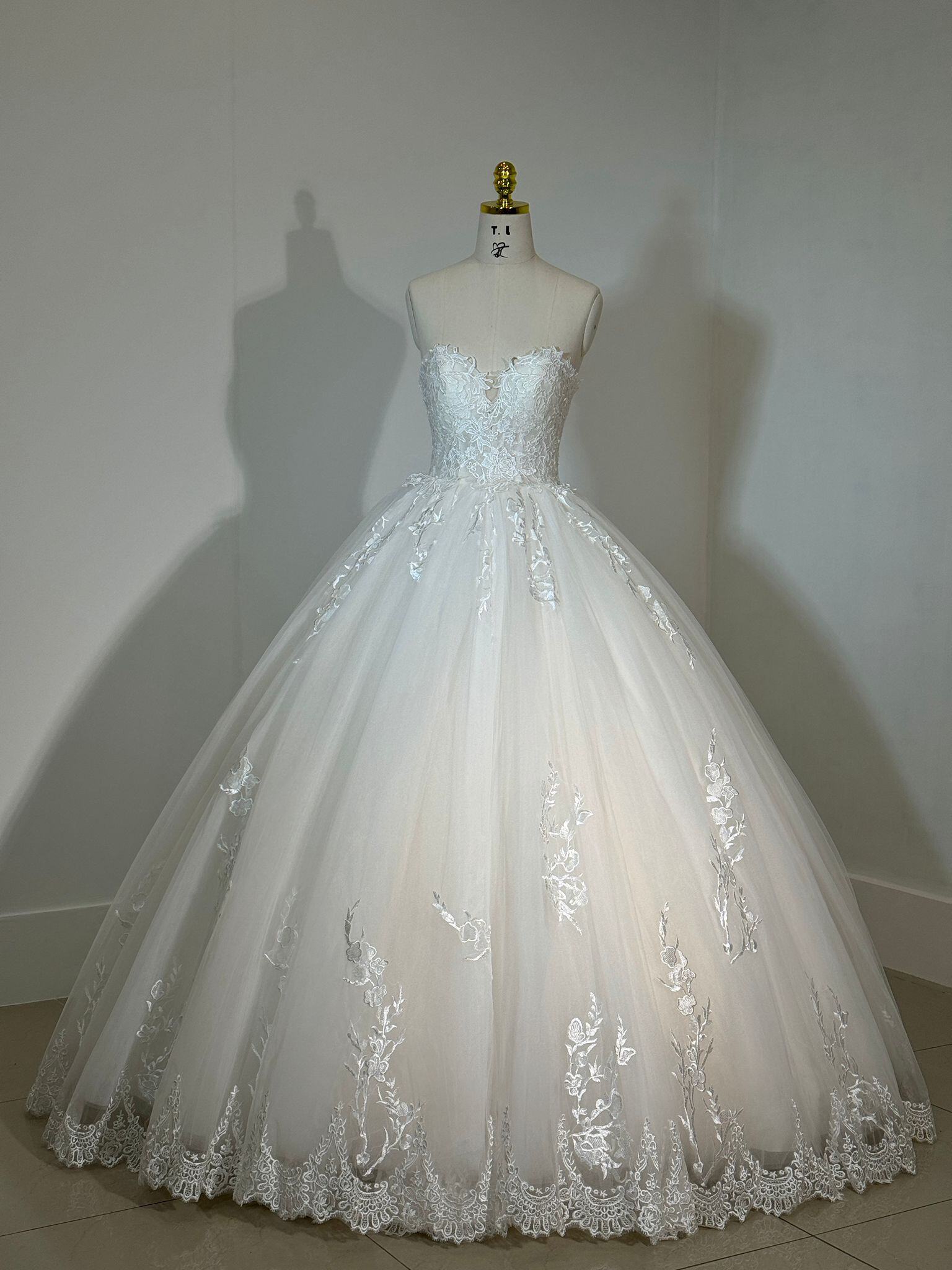 Großhändler T.L. MARIAGE - Prinzessin Brautkleid mit Bustier
