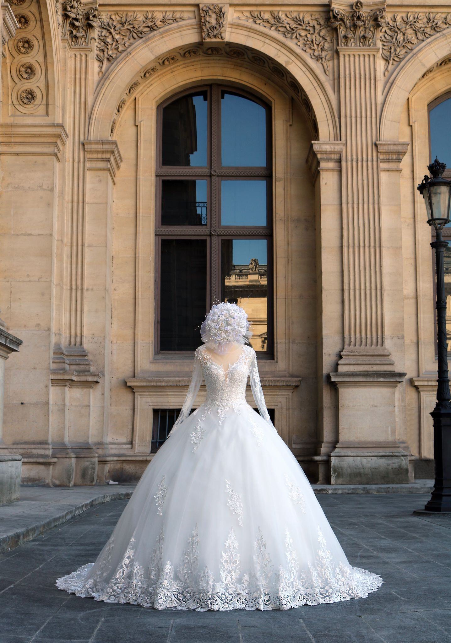 Großhändler T.L. MARIAGE - Hochzeitskleid mit Ärmeln