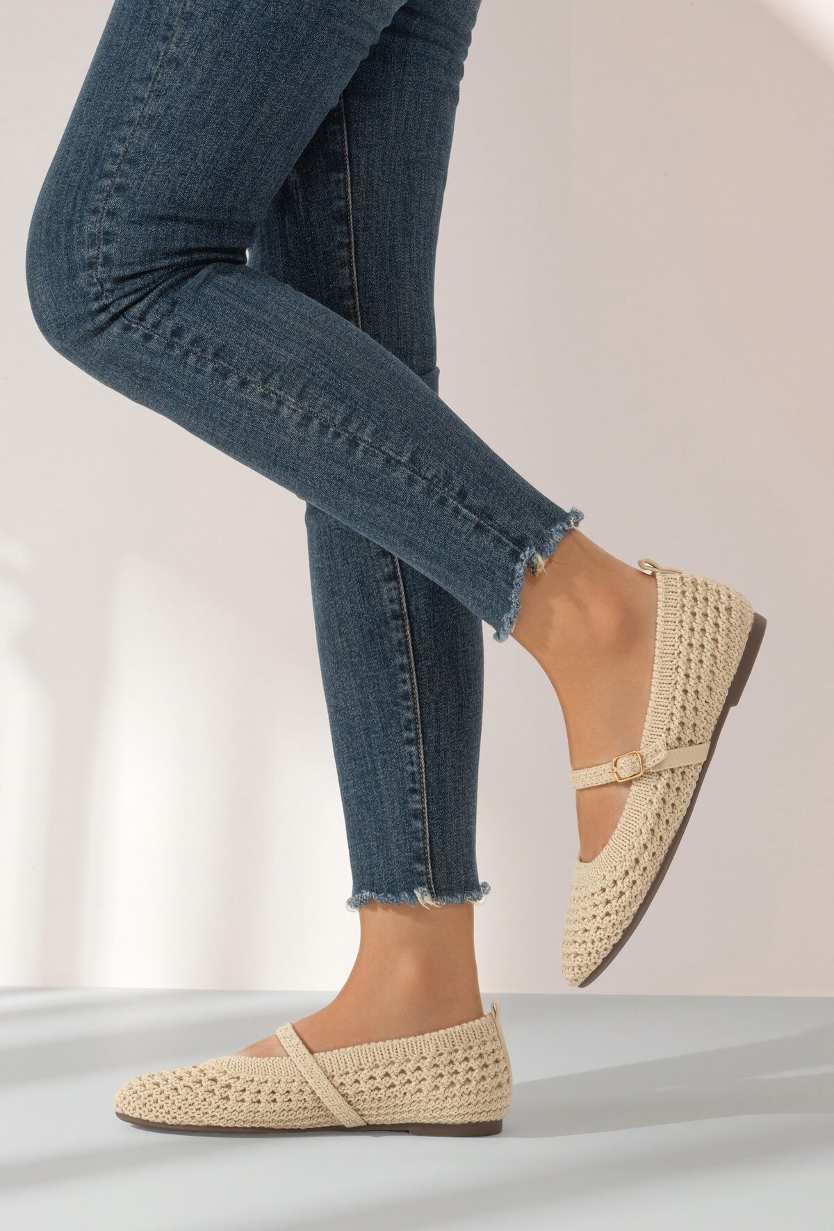 Großhändler TANIA - C'M Paris - Gehäkelte Mary Jane Ballerinas mit Riemen
