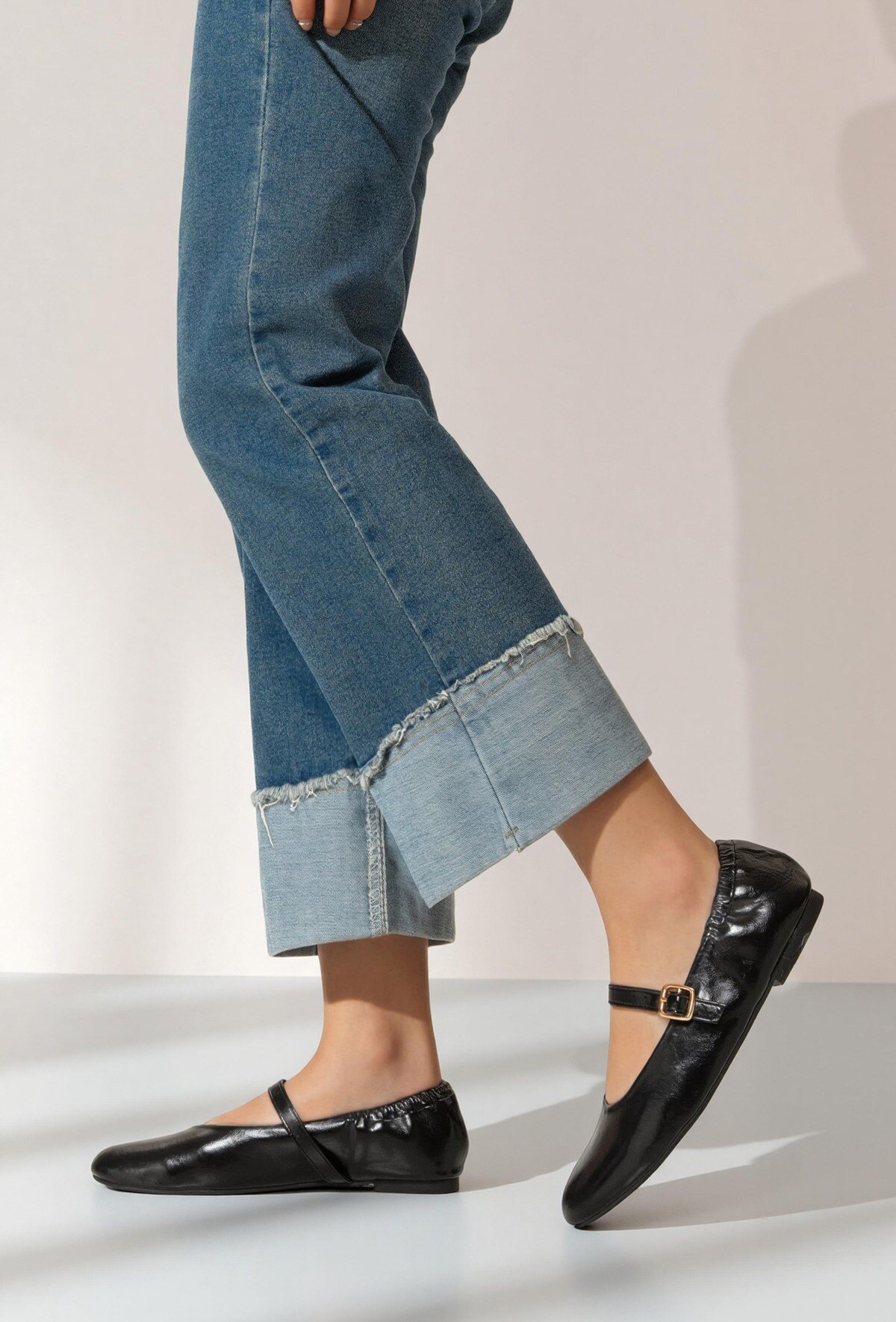 Großhändler TANIA - C'M Paris - Raffinierte Mary Jane Ballerinas mit Schnallenriemen