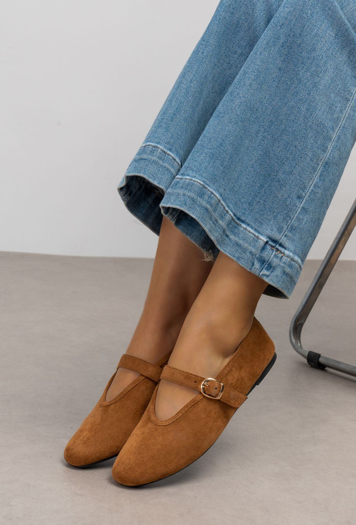 Wholesaler TANIA - C'M Paris - Mary Jane flats in suede effect with gold buckle