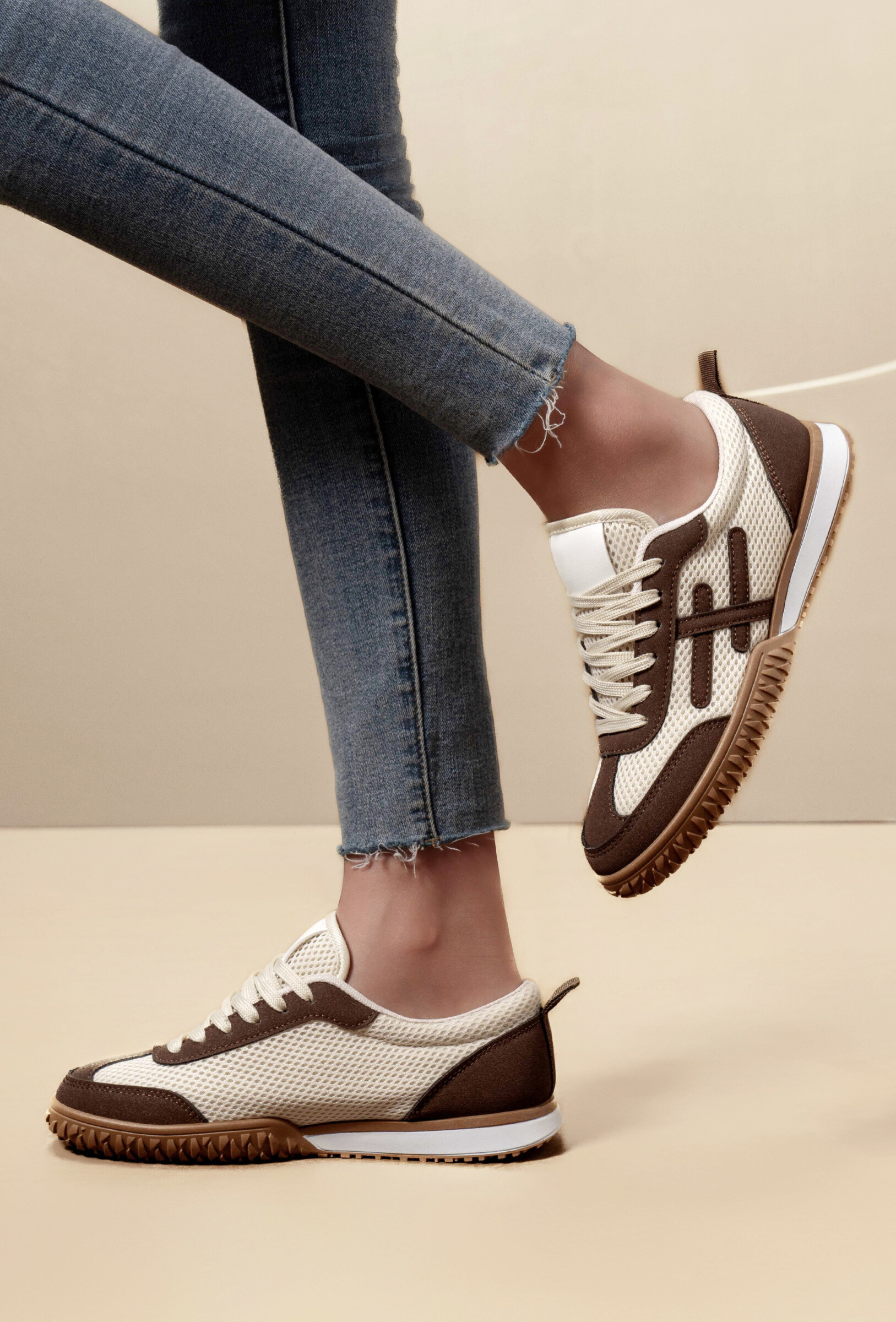 Wholesaler TANIA - C'M Paris - Women's Retro Sneakers with Mixed Materials and Gum Sole