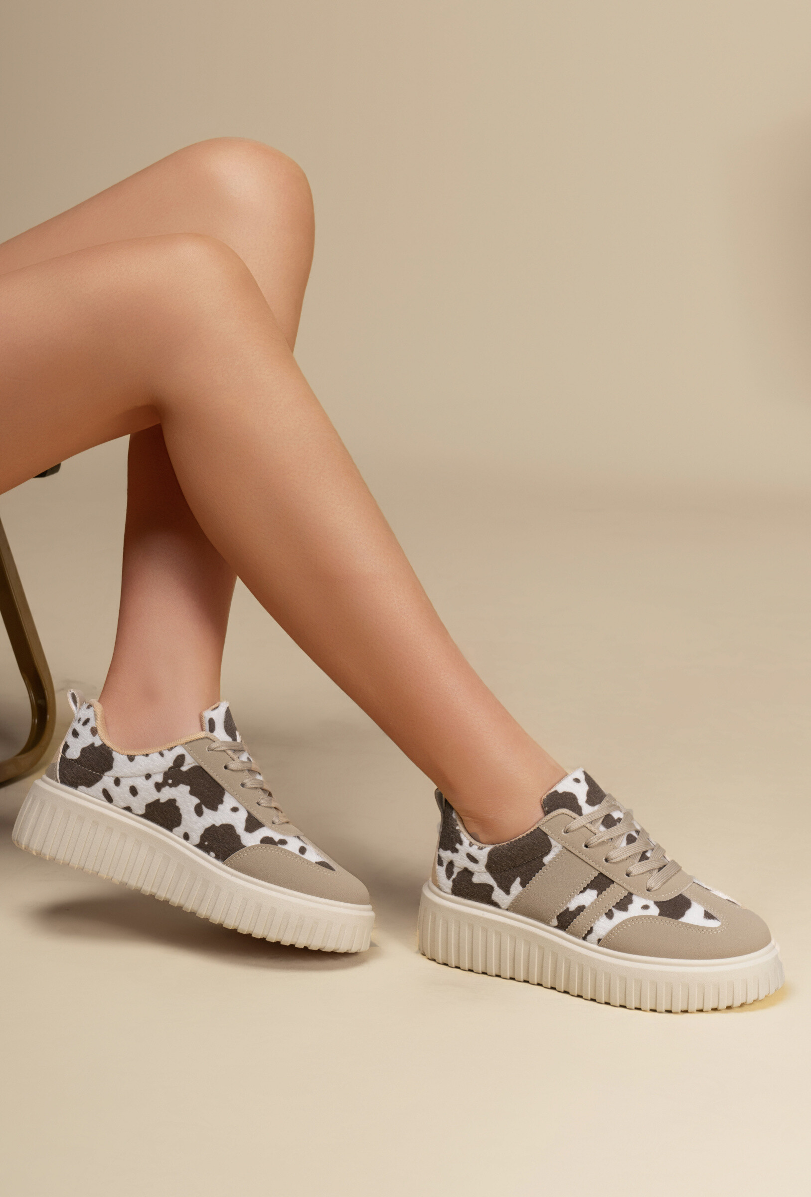 Großhändler TANIA - C'M Paris - Trendige Damensneaker aus Wildlederimitat mit dicker Sohle