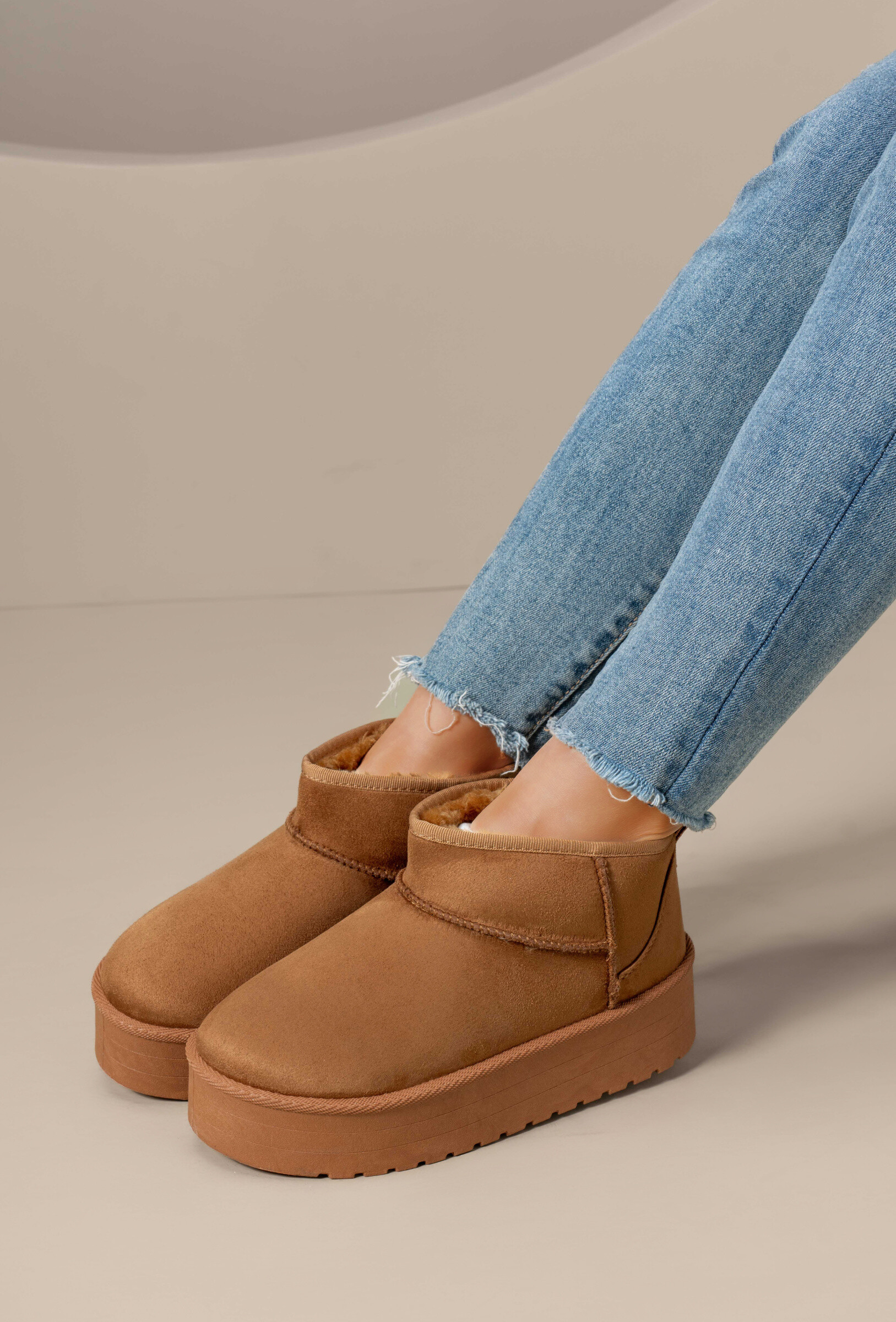 Wholesaler TANIA - C'M Paris - Platform fur-lined boots - cocooning trend for winter