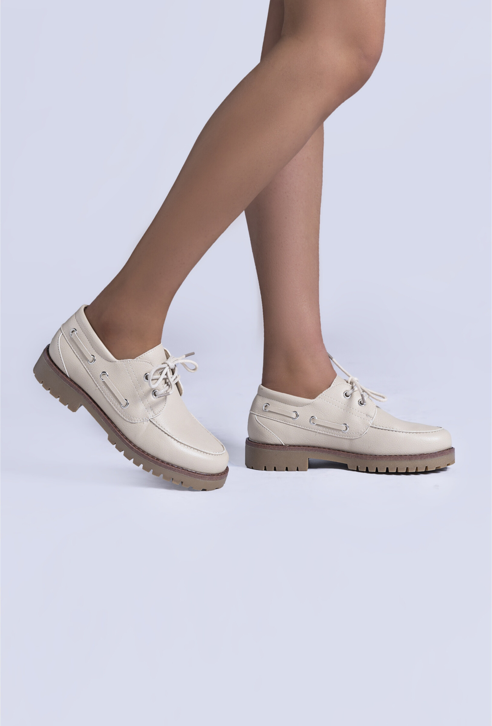 Grossiste TANIA - C'M Paris - chaussures à lacet style bateau
