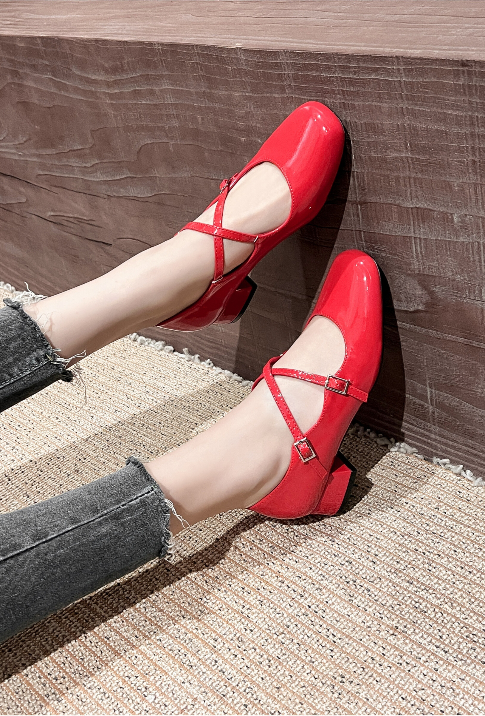 Wholesaler TANIA - C'M Paris - BABIES PUMPS PATENT SQUARE HEEL CROSSED STRAPS