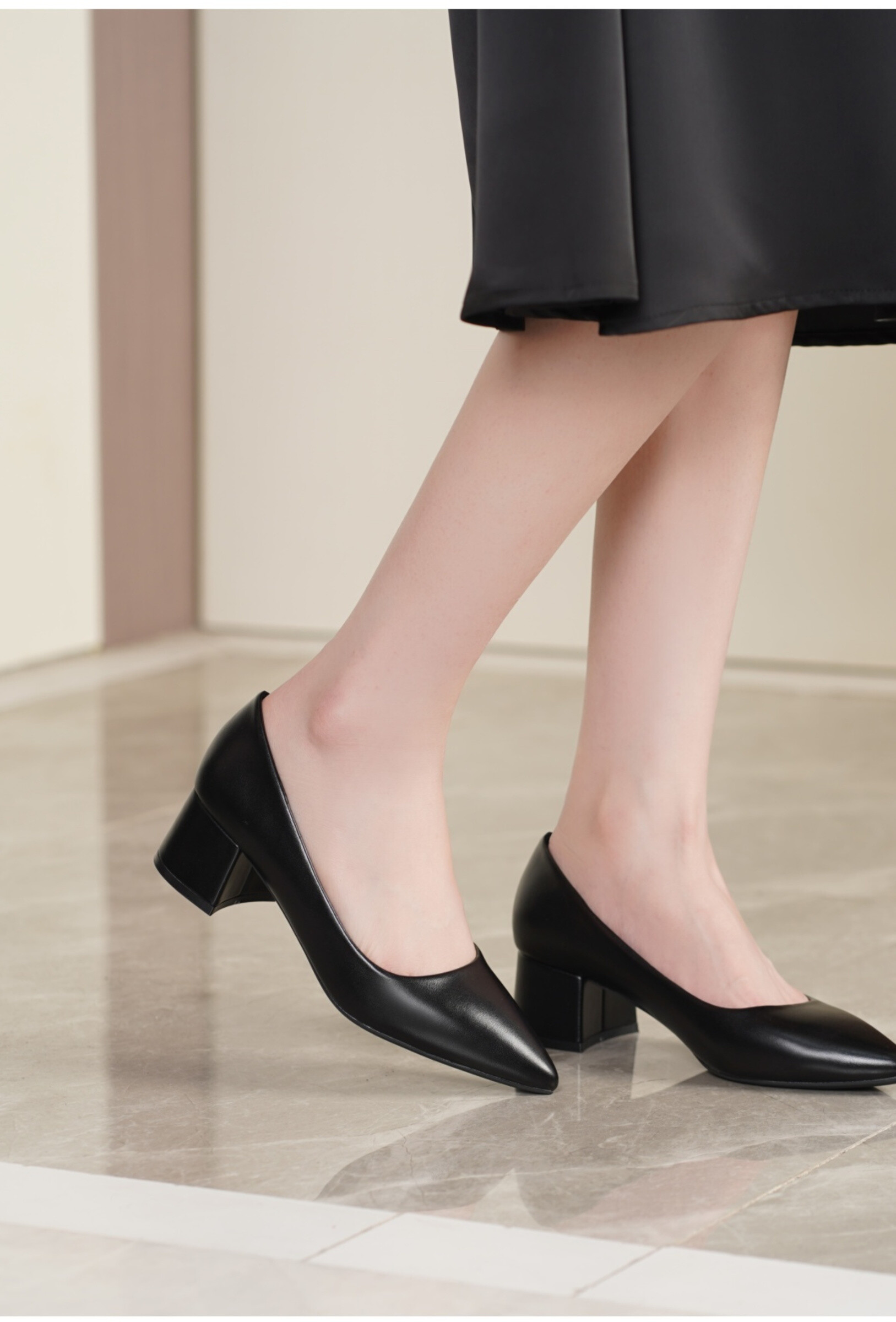 Wholesaler TANIA - C'M Paris - POINTED PUMPS SMALL SQUARE HEEL