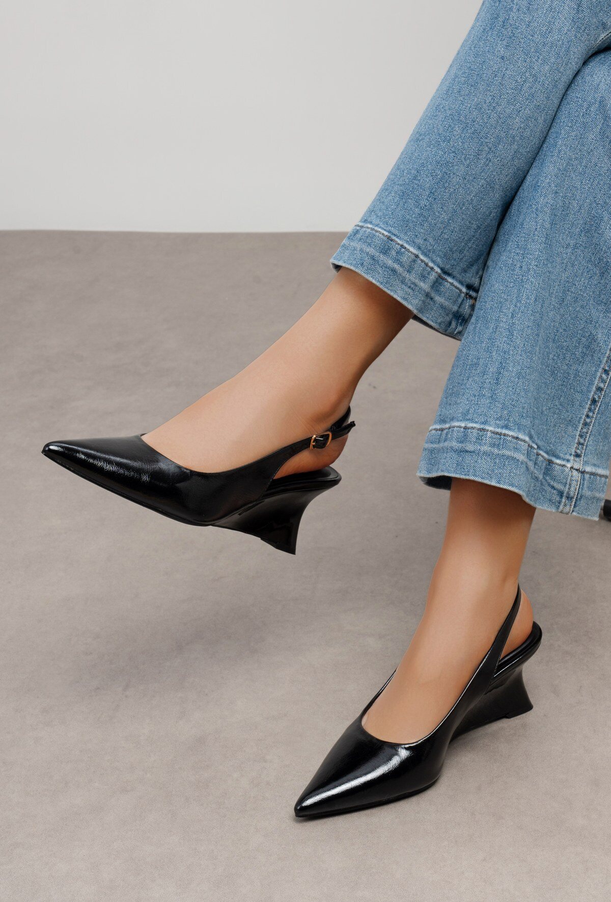 Mayorista TANIA - C'M Paris - Zapatos de cuña envolventes