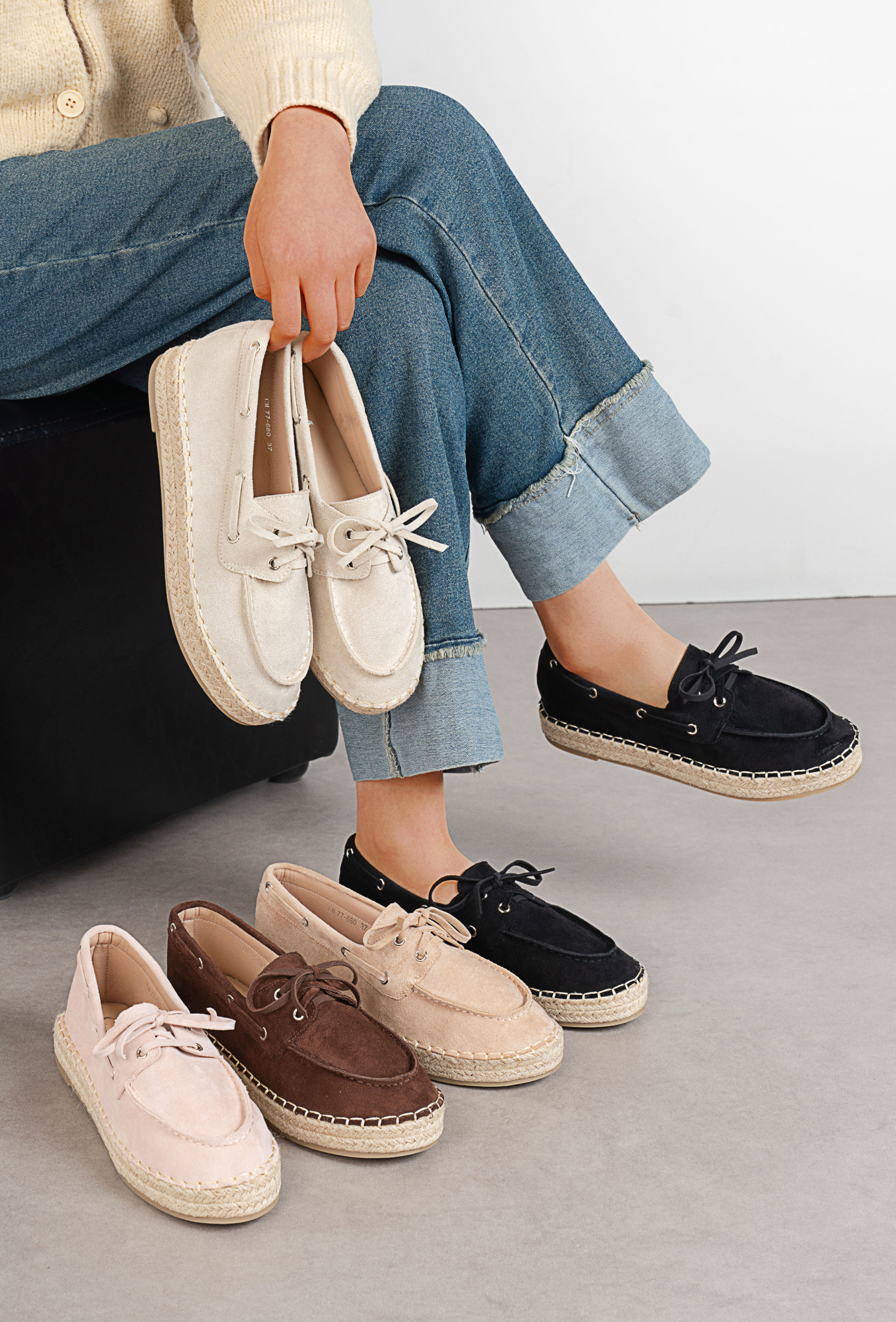 Grossiste TANIA - C'M Paris - Mocassins espadrilles en daim avec lacets et semelle en corde