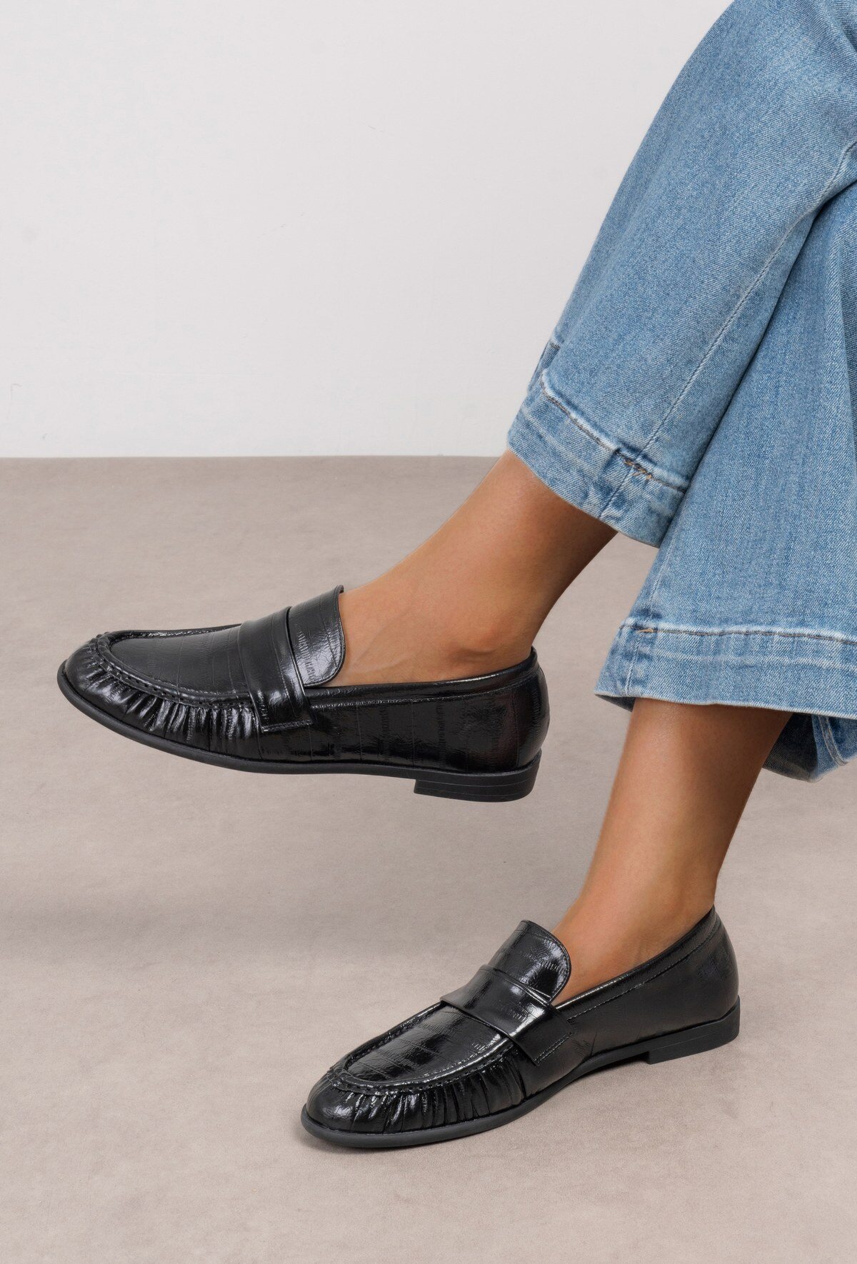Großhändler TANIA - C'M Paris - Penny-Loafer im Krokodil-Look