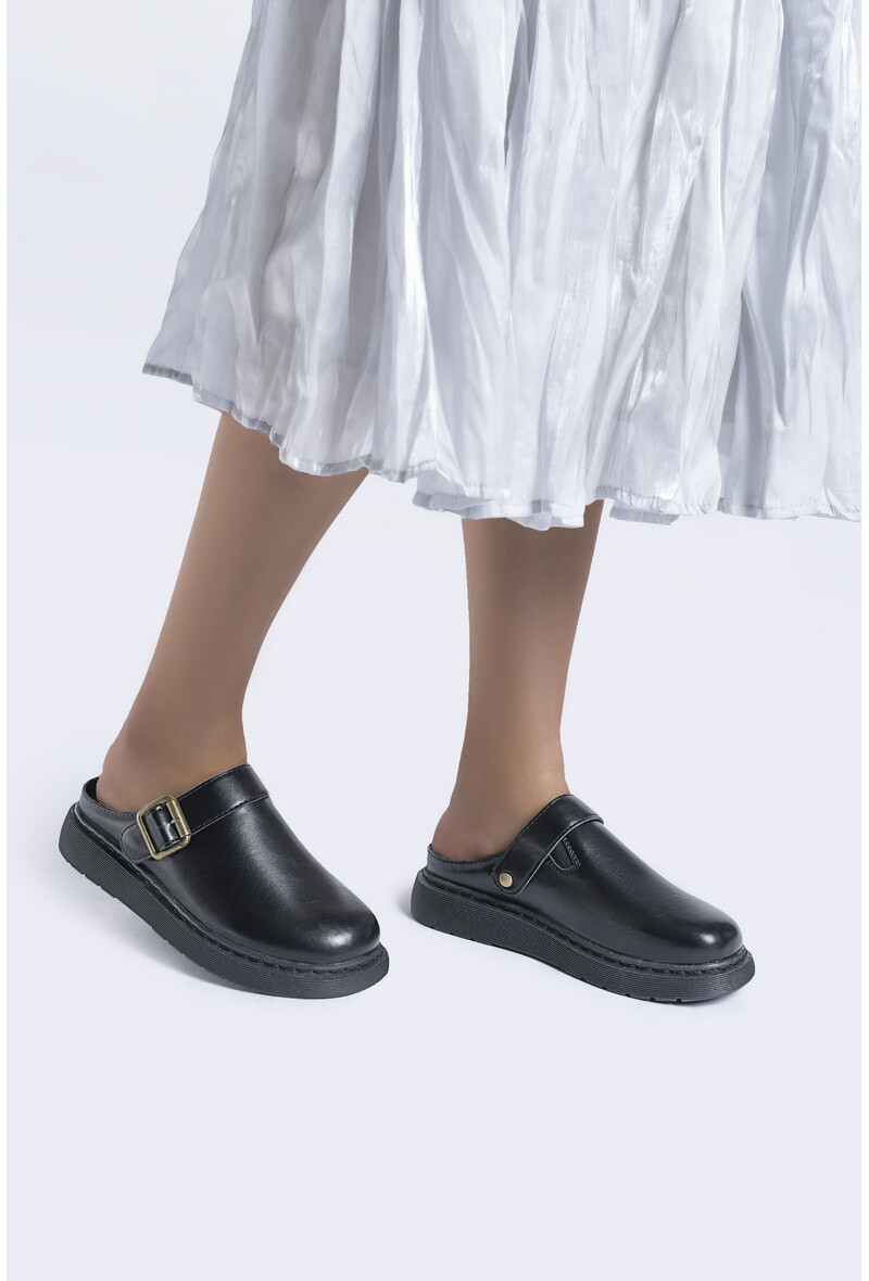Wholesaler TANIA - C'M Paris - notched sole mules