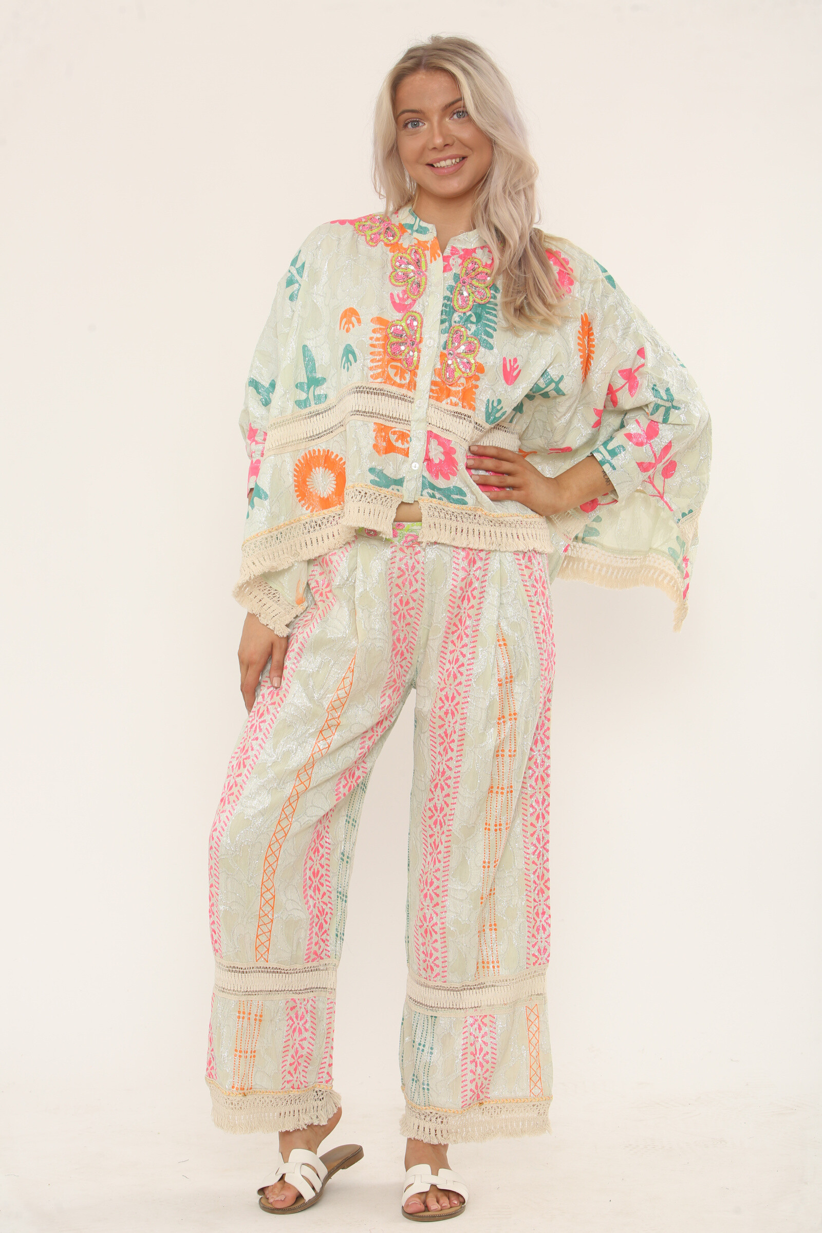 Grossiste TANISHA - Ensemble brodé 2 pièces bohème – Haut ample + pantalon large – 100 % coton – TANISHA Réf. A2401I