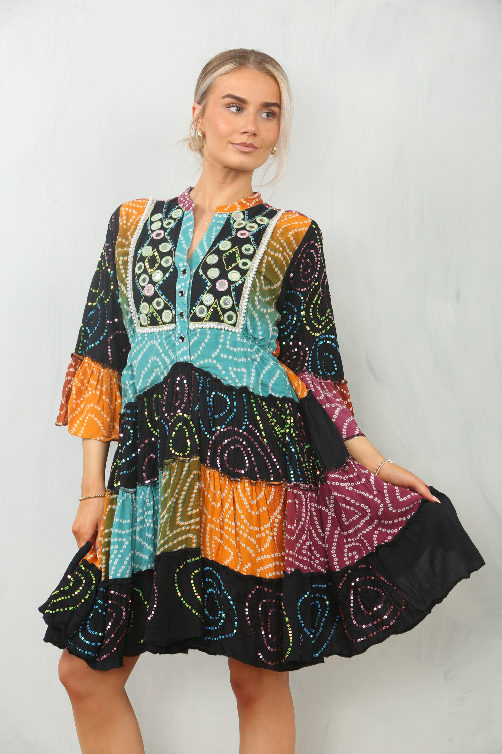 Wholesaler TANISHA - Short Multicolored Bohemian Dress in Sequins-SK-077