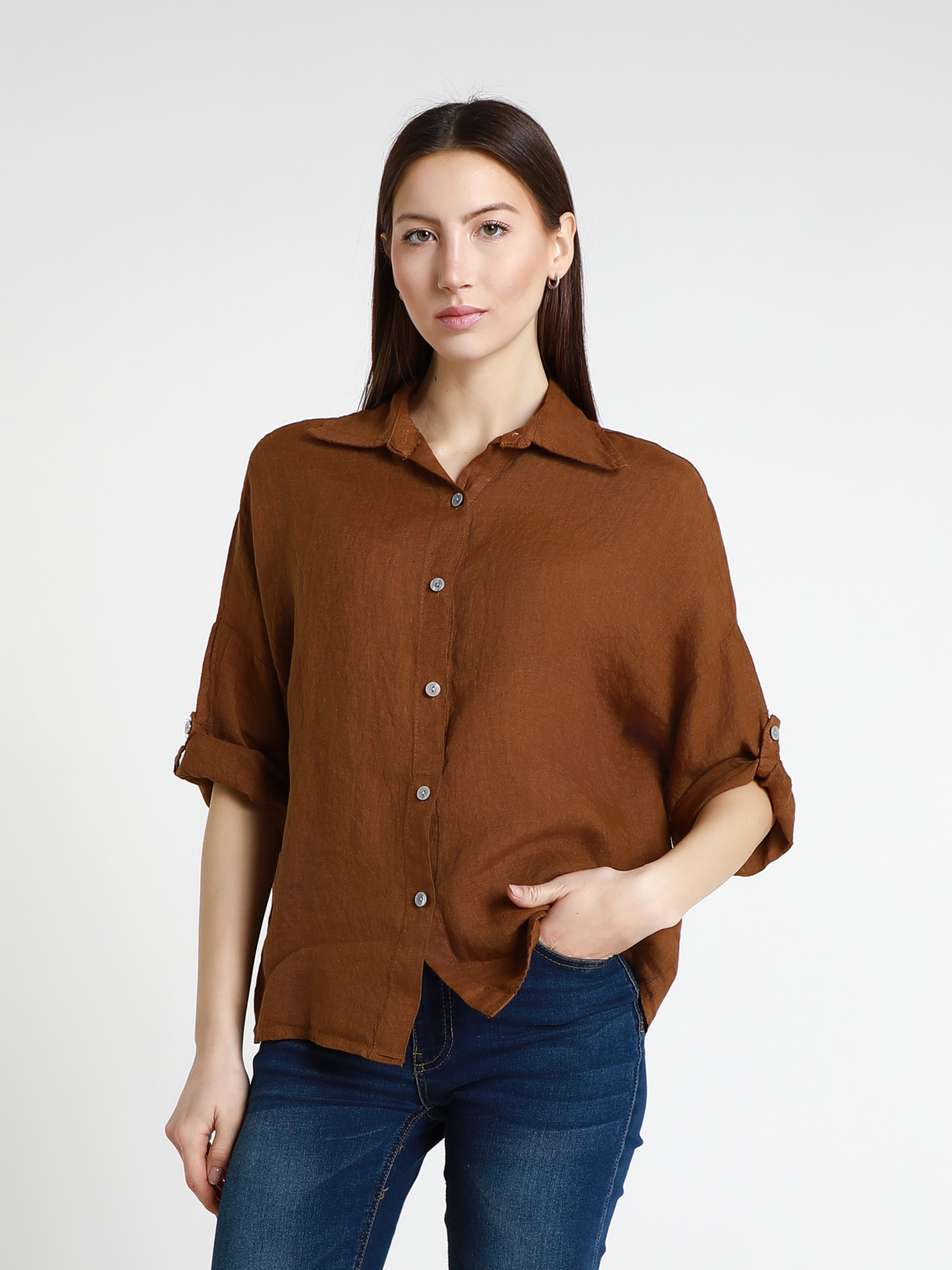 Grossiste TDI FASHION - Chemise en lin douce avec col classique, fermeture boutonnée à l'avant et manches retroussables