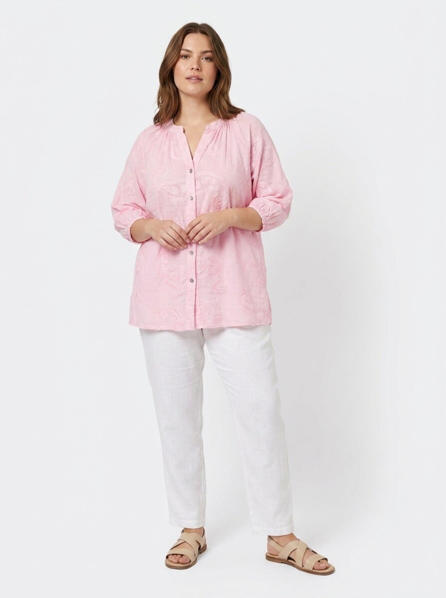 Mayorista TDI FASHION - Blusa blanca ligera para mujer con cuello abierto, botones y mangas 3/4