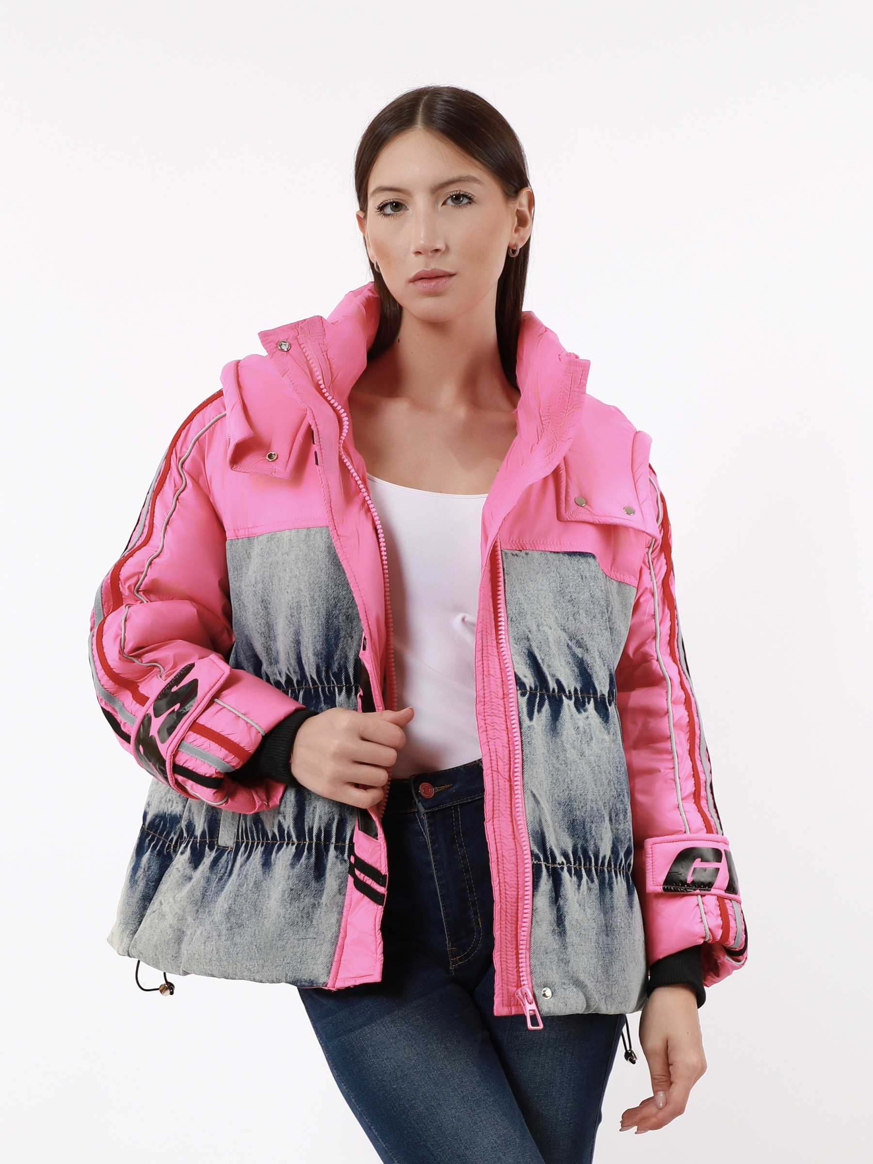Wholesaler TDI FASHION - Women's short color block puffer jacket with denim inserts and neon pink details – padded streetwear winter jacket