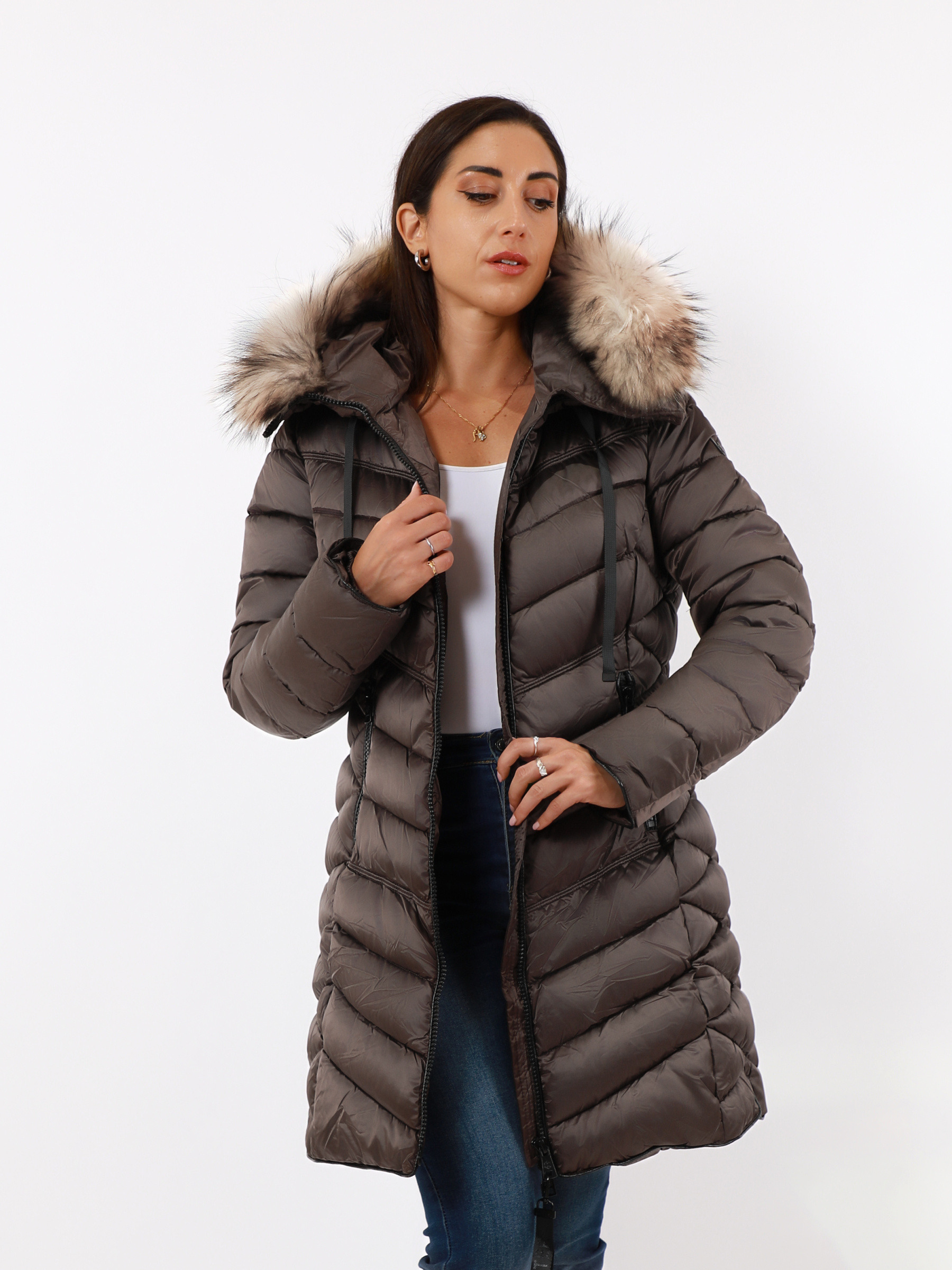 Wholesaler TDI FASHION - Women's short brown down jacket with hood and fur – slim fit winter coat
