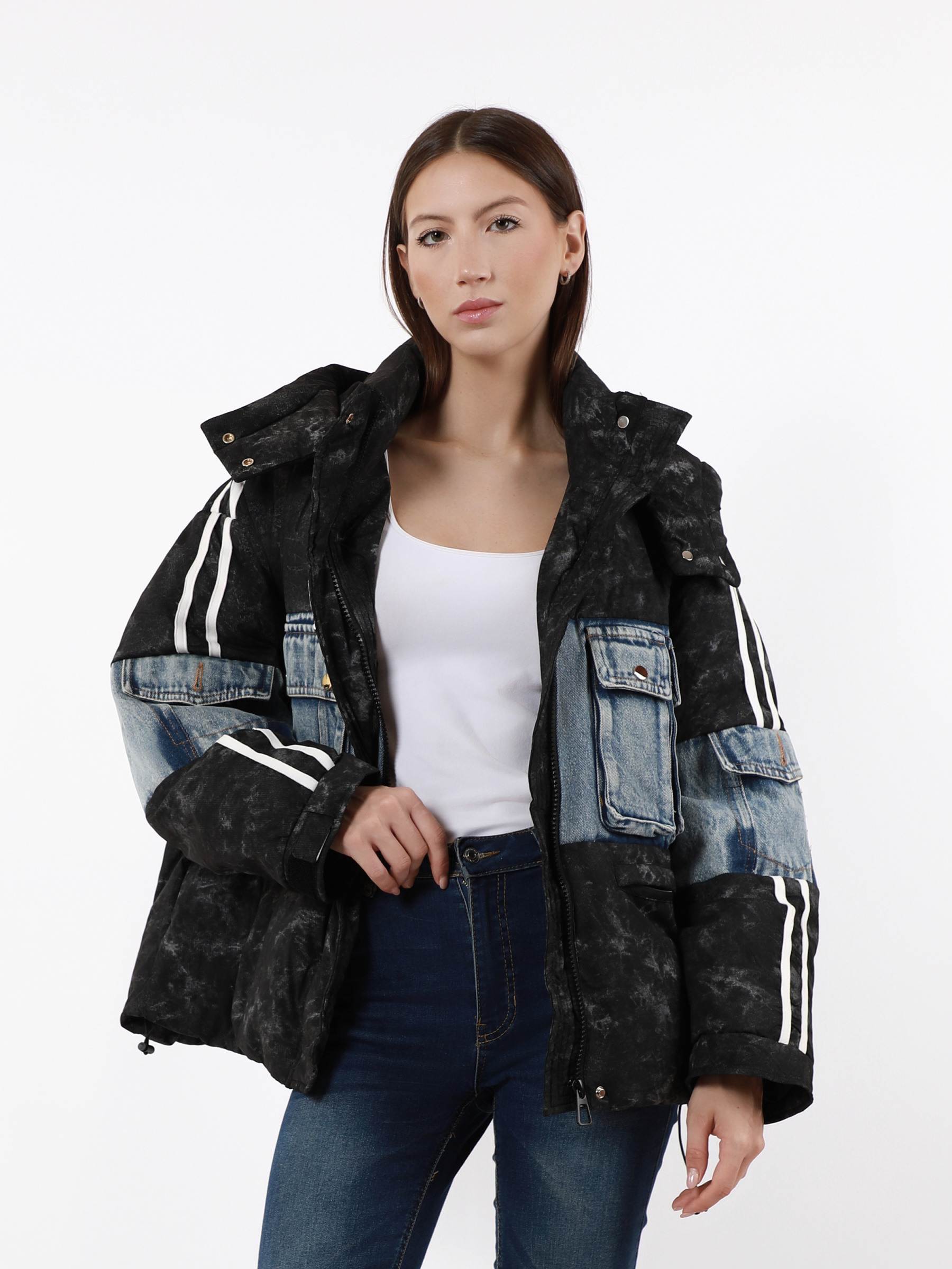 Wholesaler TDI FASHION - Women's Oversized Black Padded Jacket with Denim Inserts and Cargo Pockets