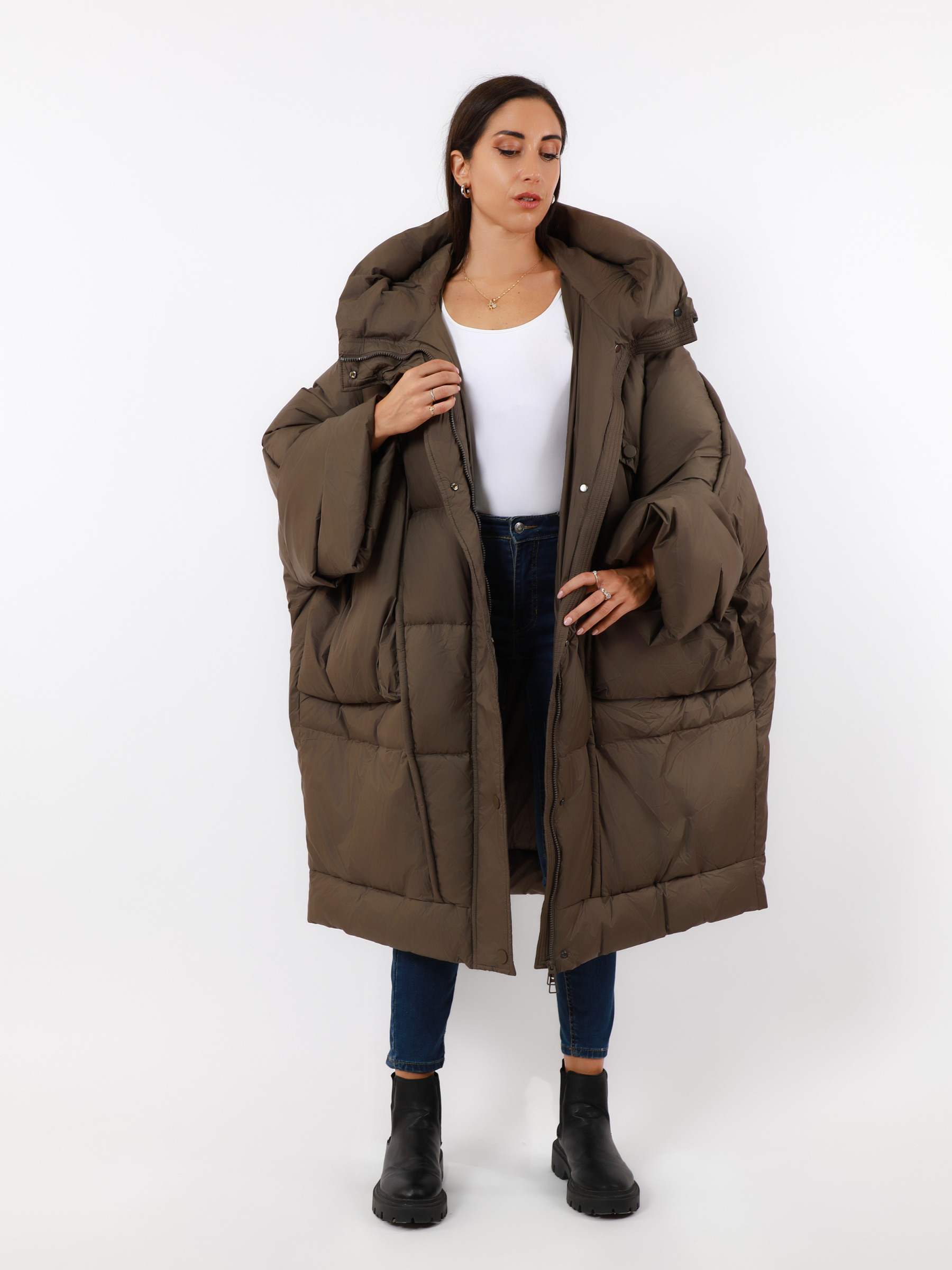 Wholesaler TDI FASHION - Women's long oversized brown puffer coat with hood – maxi winter jacket