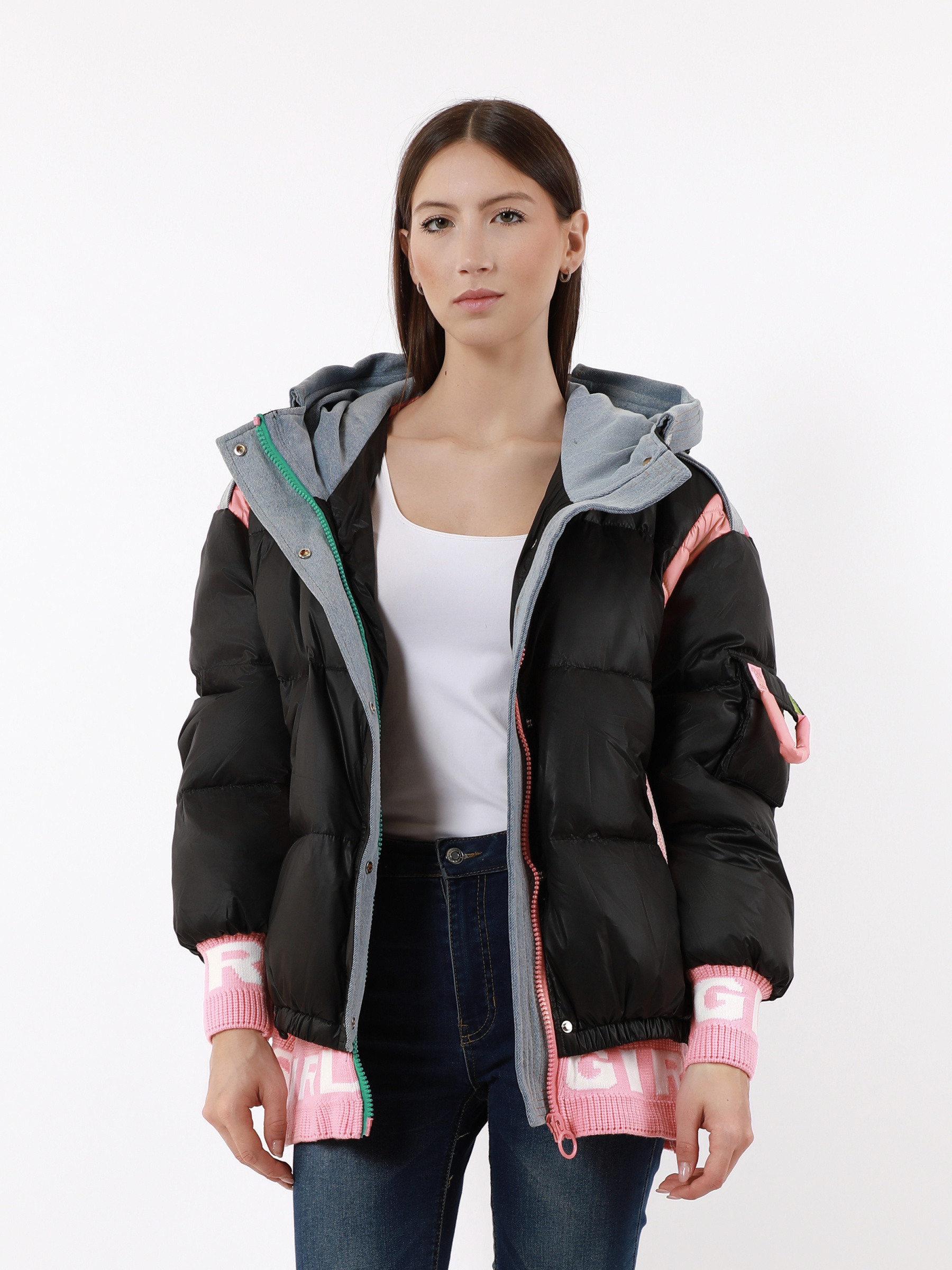 Wholesaler TDI FASHION - Women's Oversized Down Jacket with Hood, Pink Contrast Details and Knitted Edges with Writings