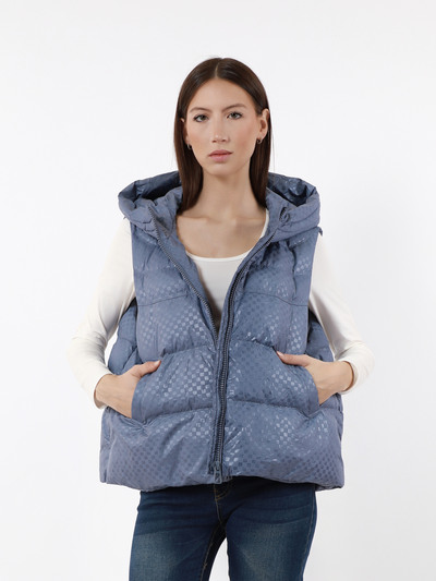 Grossiste TDI FASHION - Gilet Doudoune Femme avec Capuche – Sans Manches Matelassé Oversize avec Zip Grossiste TDI FASHION - Gilet Doudoune Femme avec Capuche – Sans Manches Matelassé Oversize avec Zip
