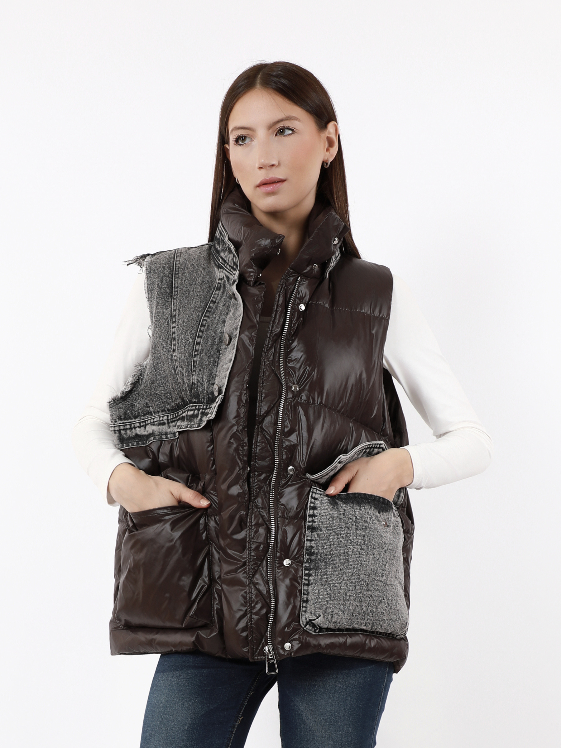 Grossista TDI FASHION - Gilet Imbottito Donna Bimateriale con Dettagli in Denim – Smanicato Oversize con Tasche