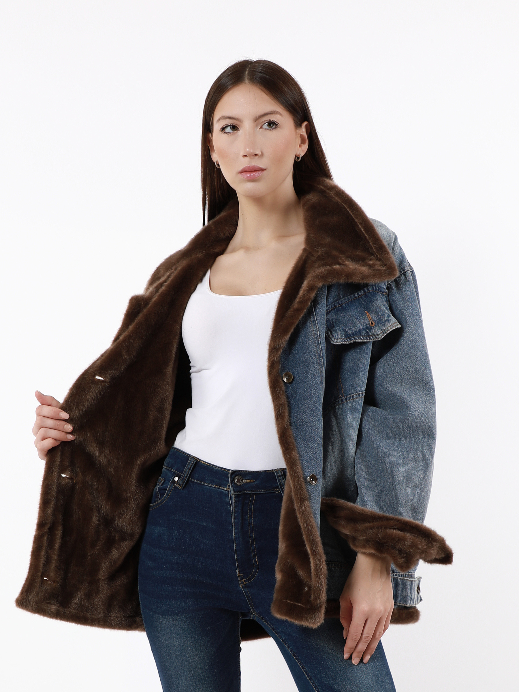 Wholesaler TDI FASHION - Women's Oversized Denim Jacket with Brown Faux Fur Collar