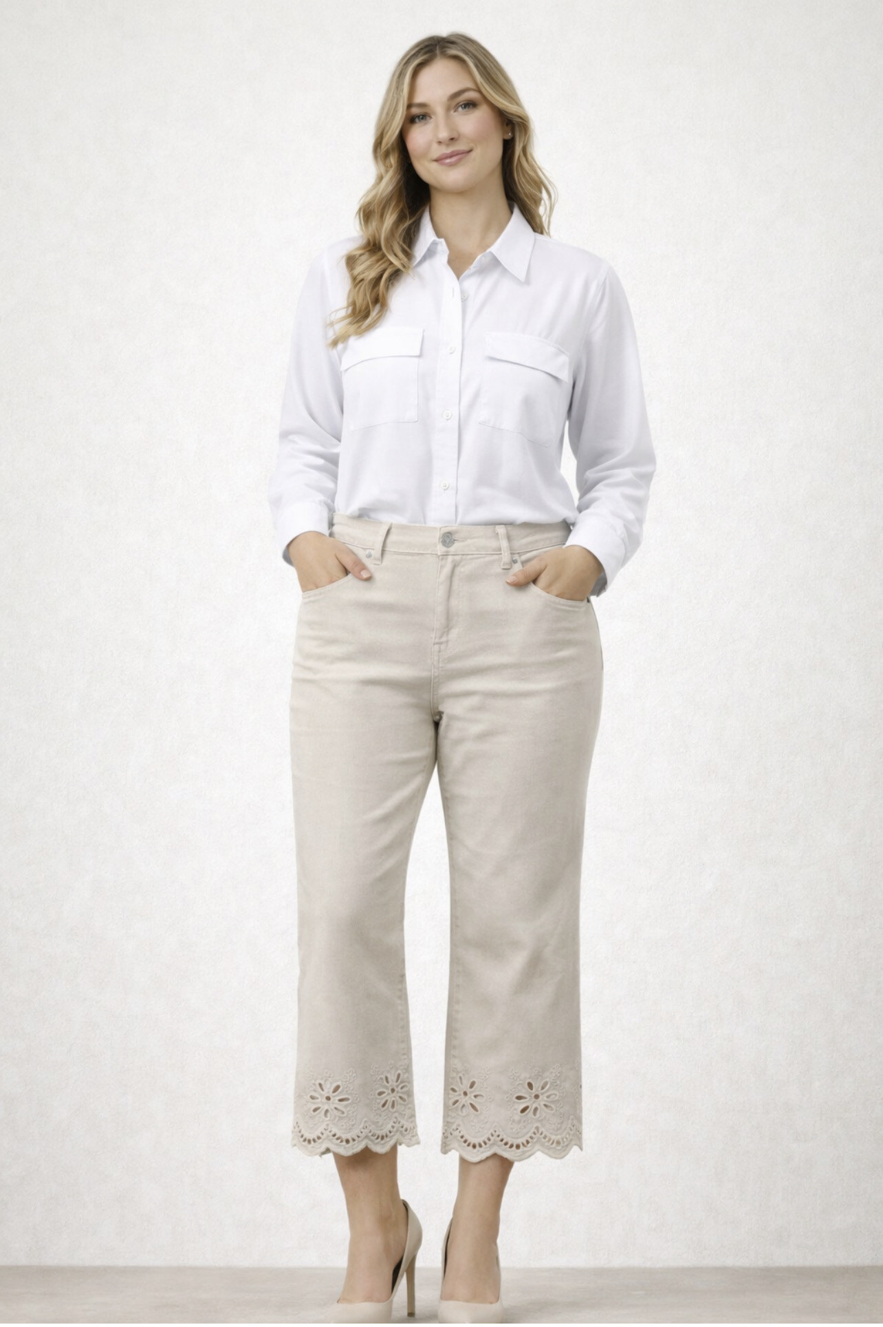 Mayorista TEAM HU - PANTALONES CROPPED CON FONDO RICAMATO E SMERLATO