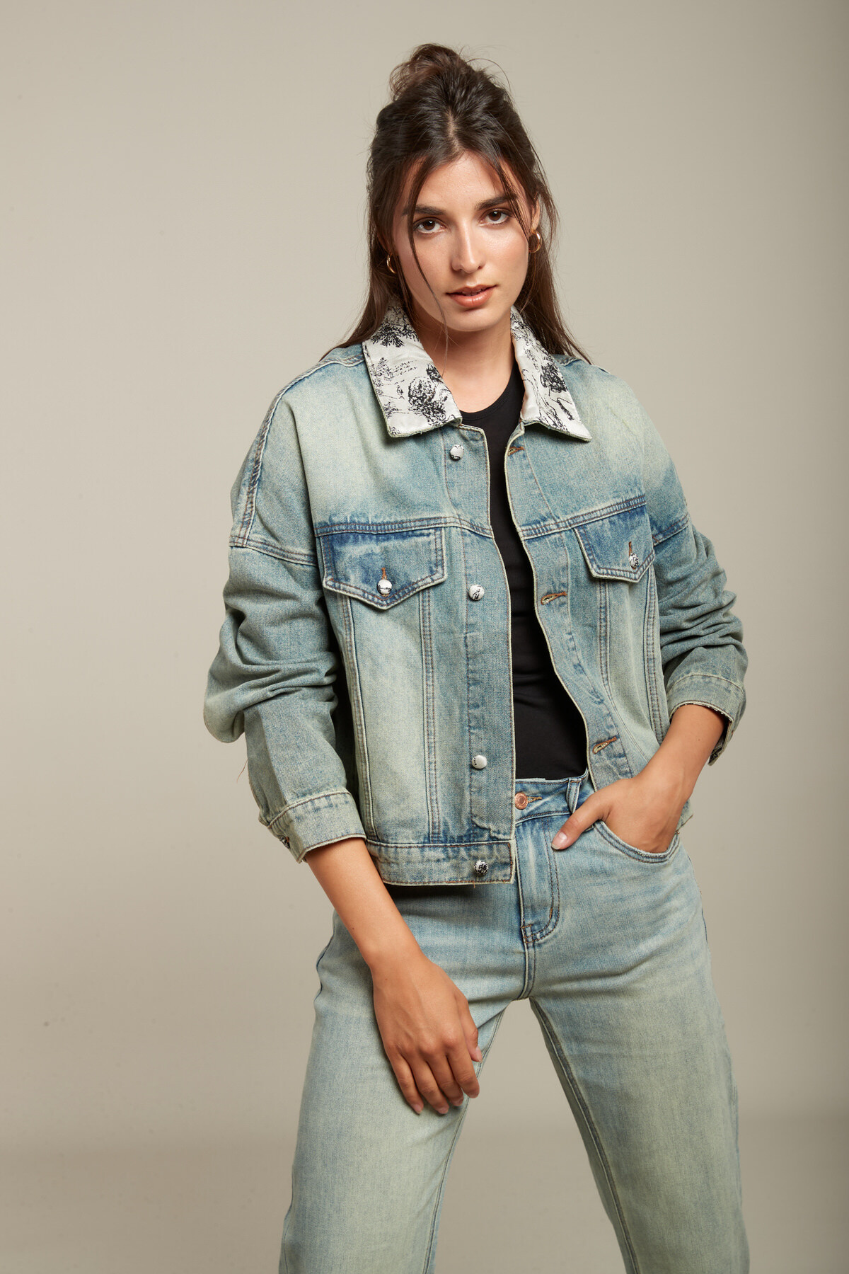 Grossista Toxik3 - Giacca di jeans stampata in satin - Cloud