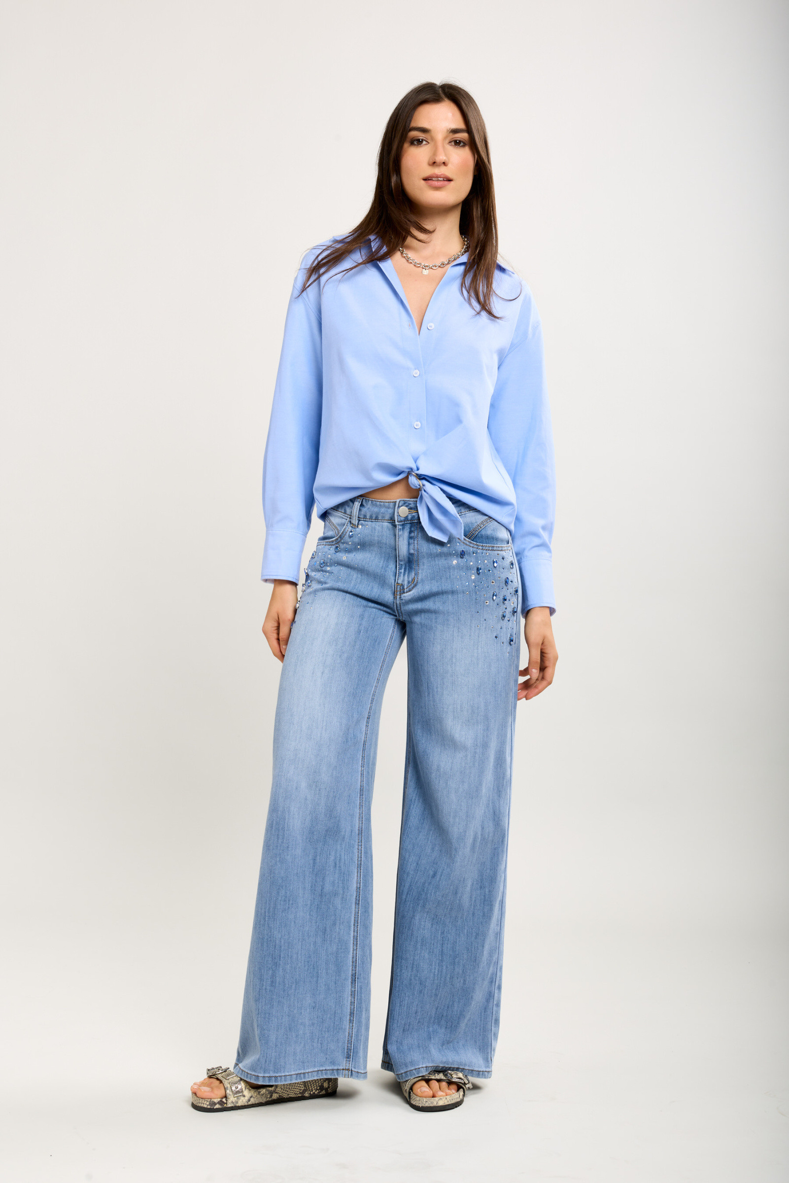 Mayorista Toxik3 - Toxik3 pantalones vaqueros elásticos de pierna ancha con adornos de strass y bolsillos frontales
