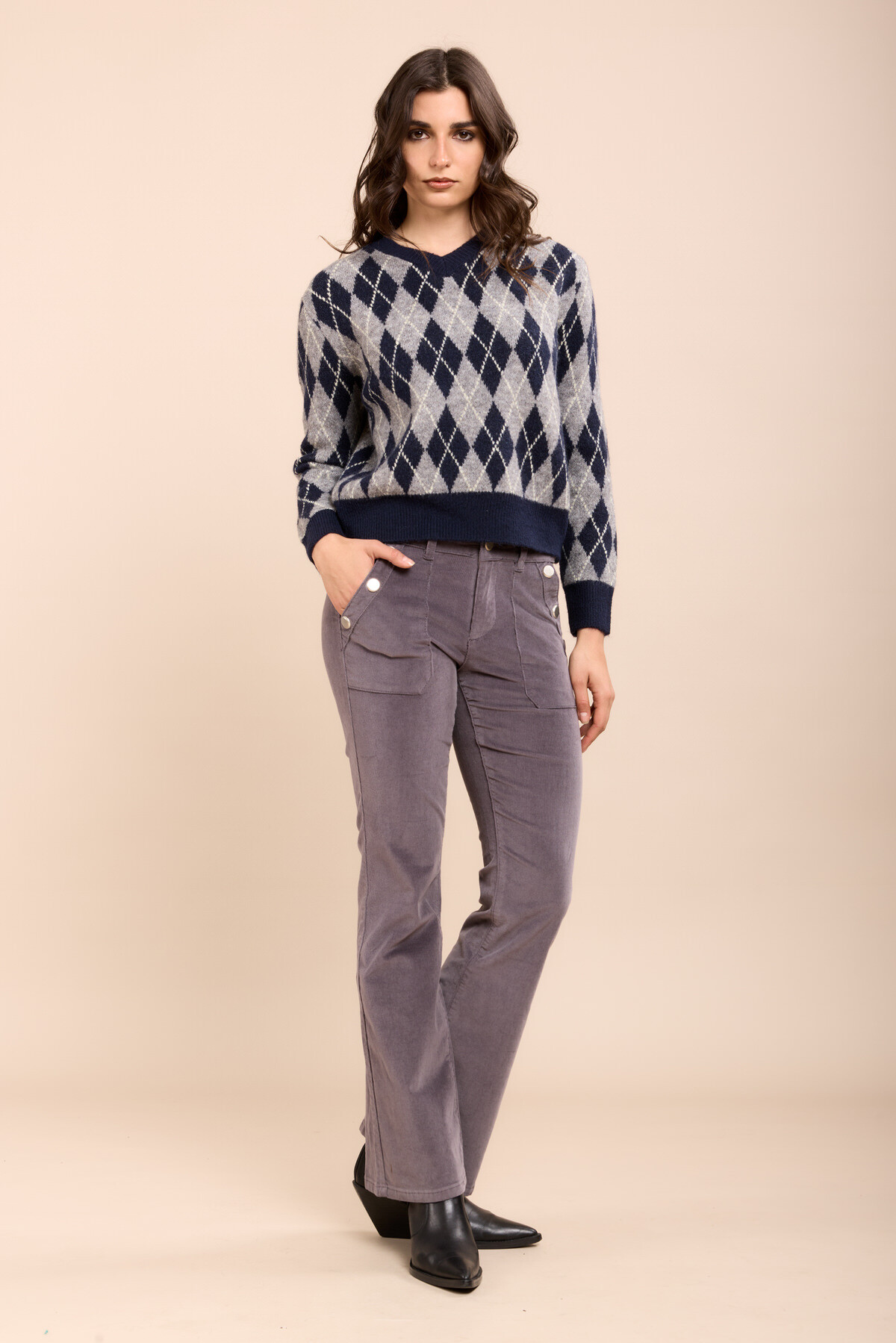 Mayorista Toxik3 - Pantalón de terciopelo acampanado con detalle de botón dorado - Edena