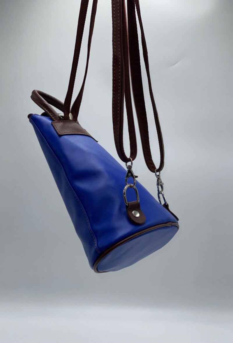 Wholesaler Trendy Bag - Small leather backpack with adjustable zip strap, brown or camel finish